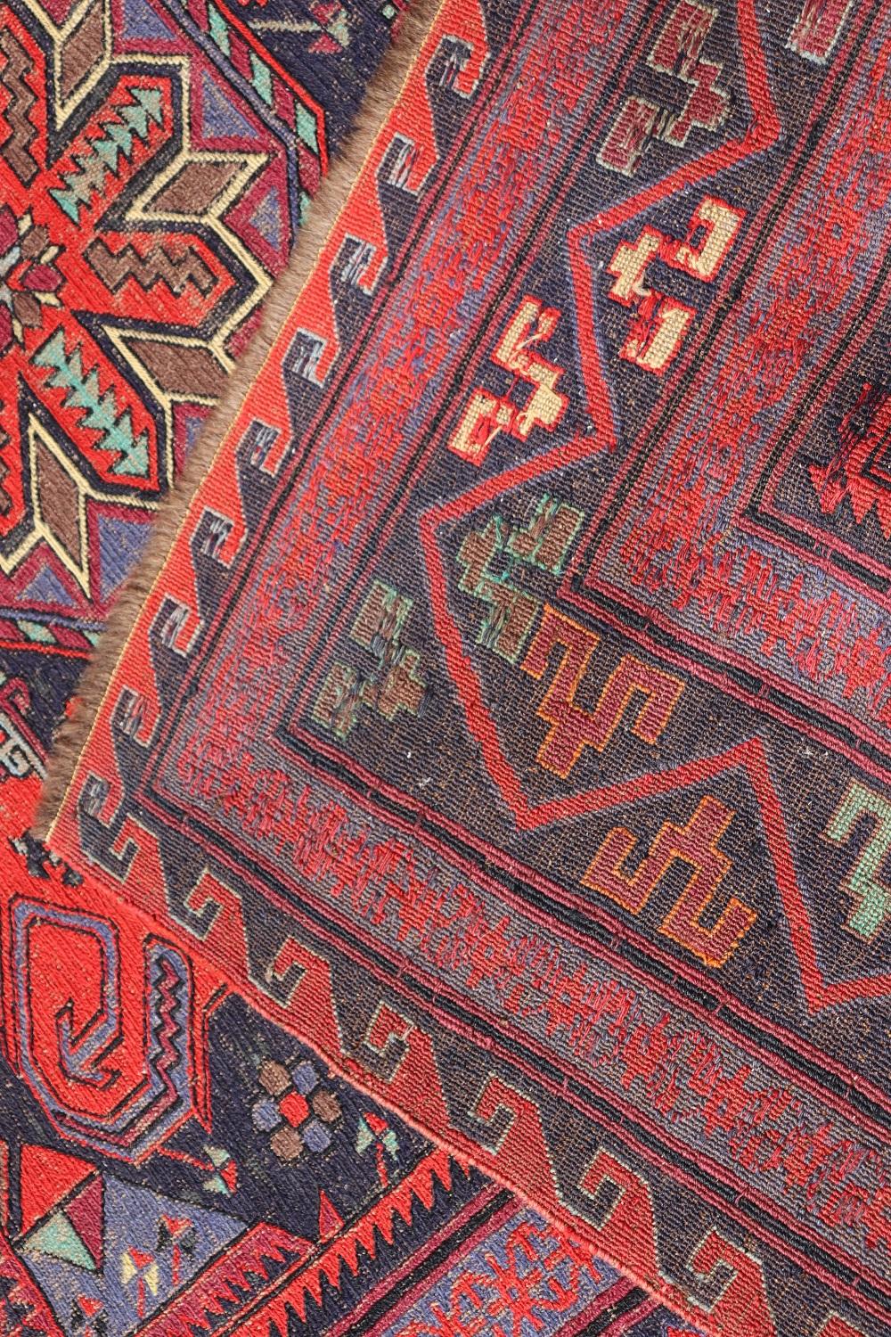 Handmade Large Persian Shiraz Rug, 1930s For Sale 3