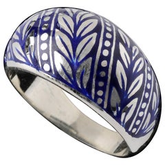 Handmade Laurel Leaf Wedding Band with Stripe