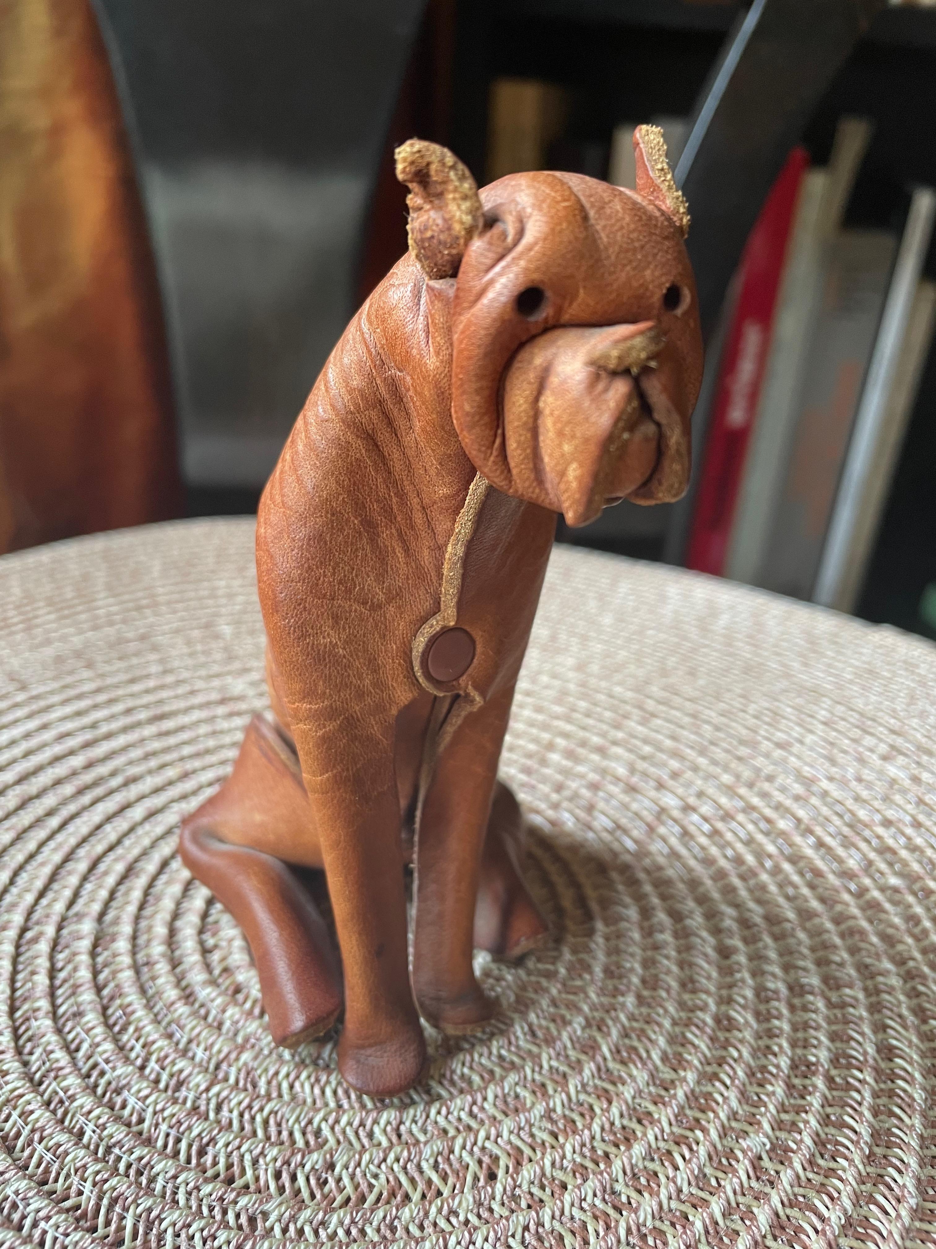 Handmade leather dog/Boxer by DERU, Germany 1960s. For Sale 7