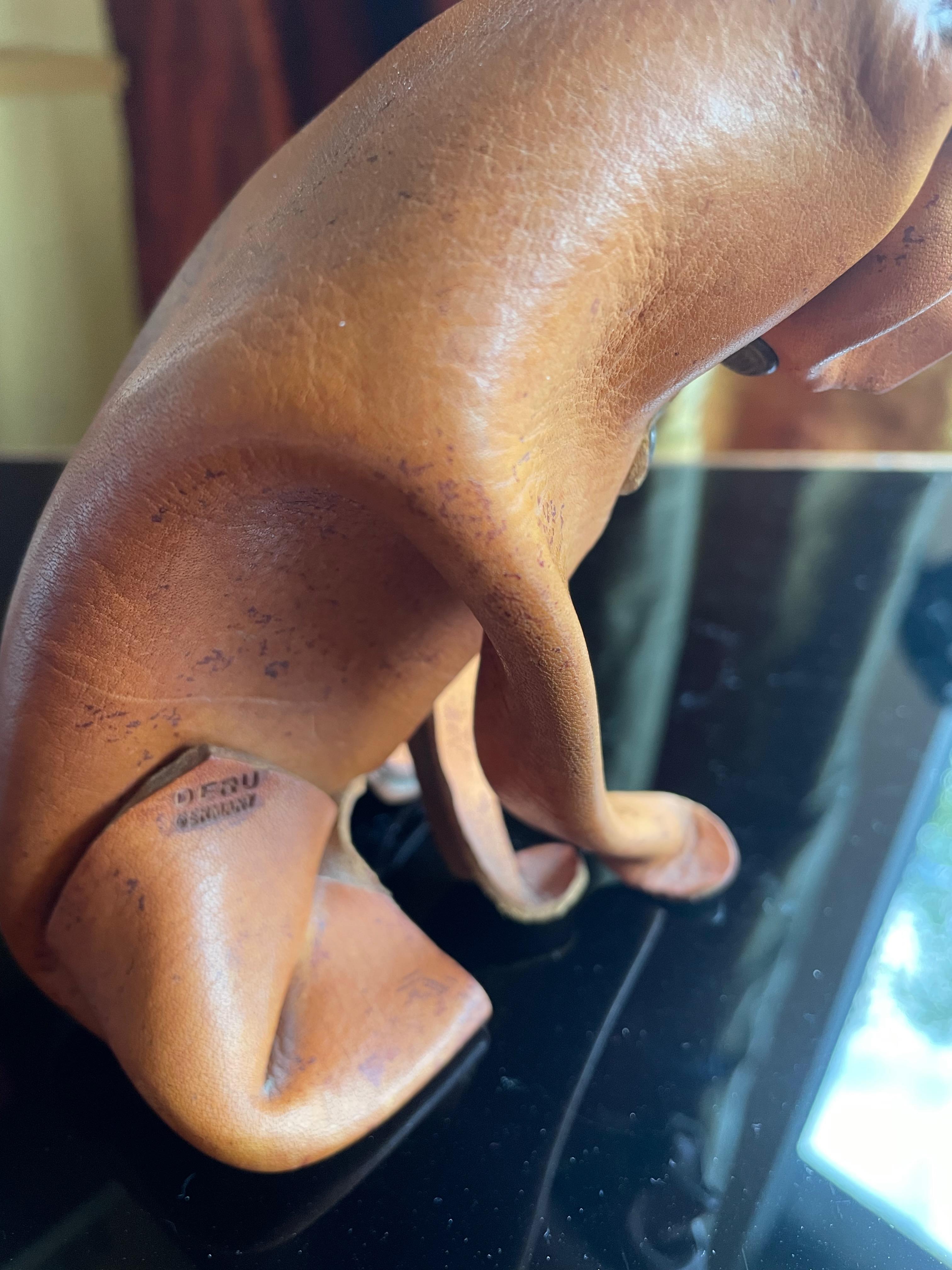 Handmade leather dog /Boxer by DERU, Germany 1960s. For Sale 2