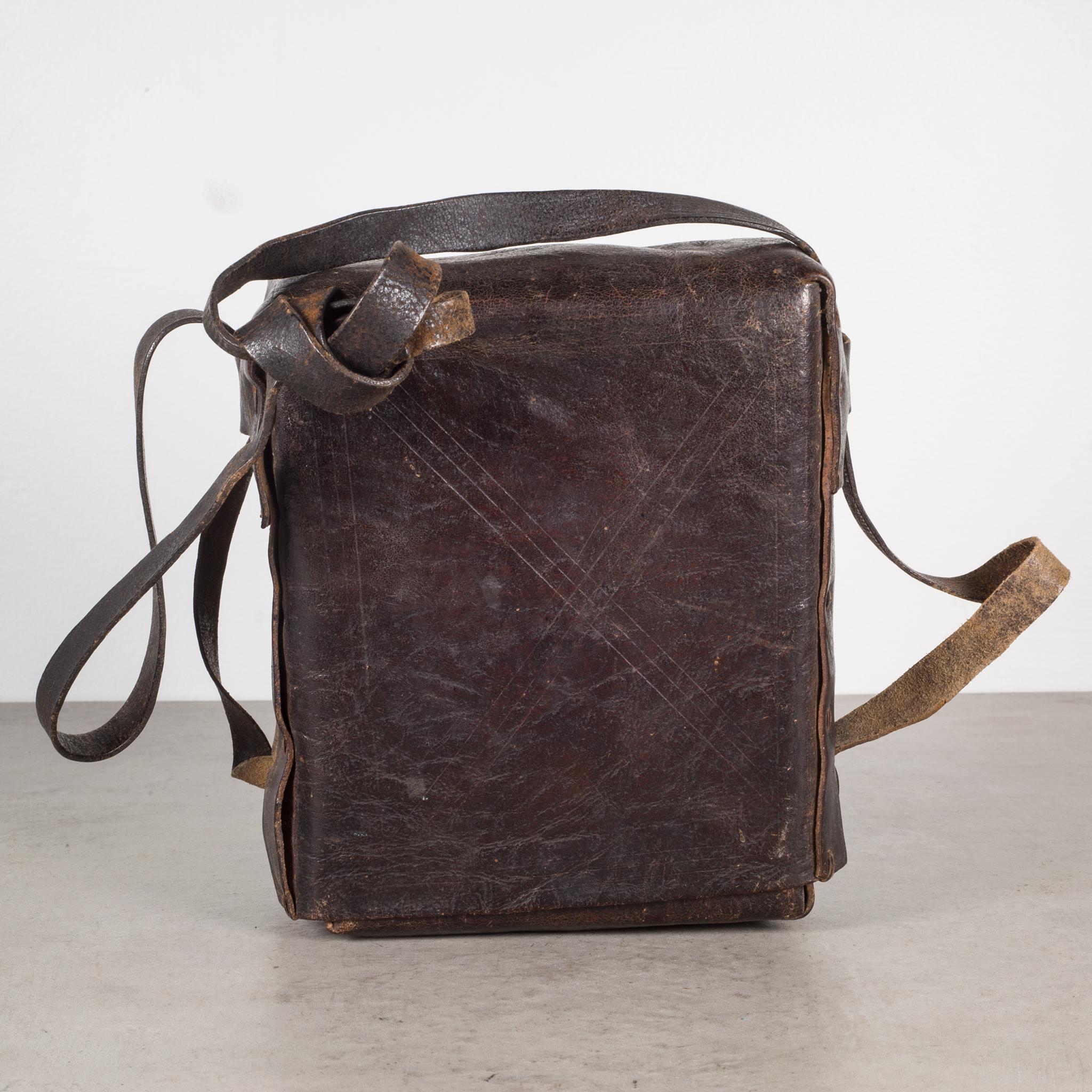 Handmade Leather Mexican Carrying Case, C.1900-1940 For Sale 1