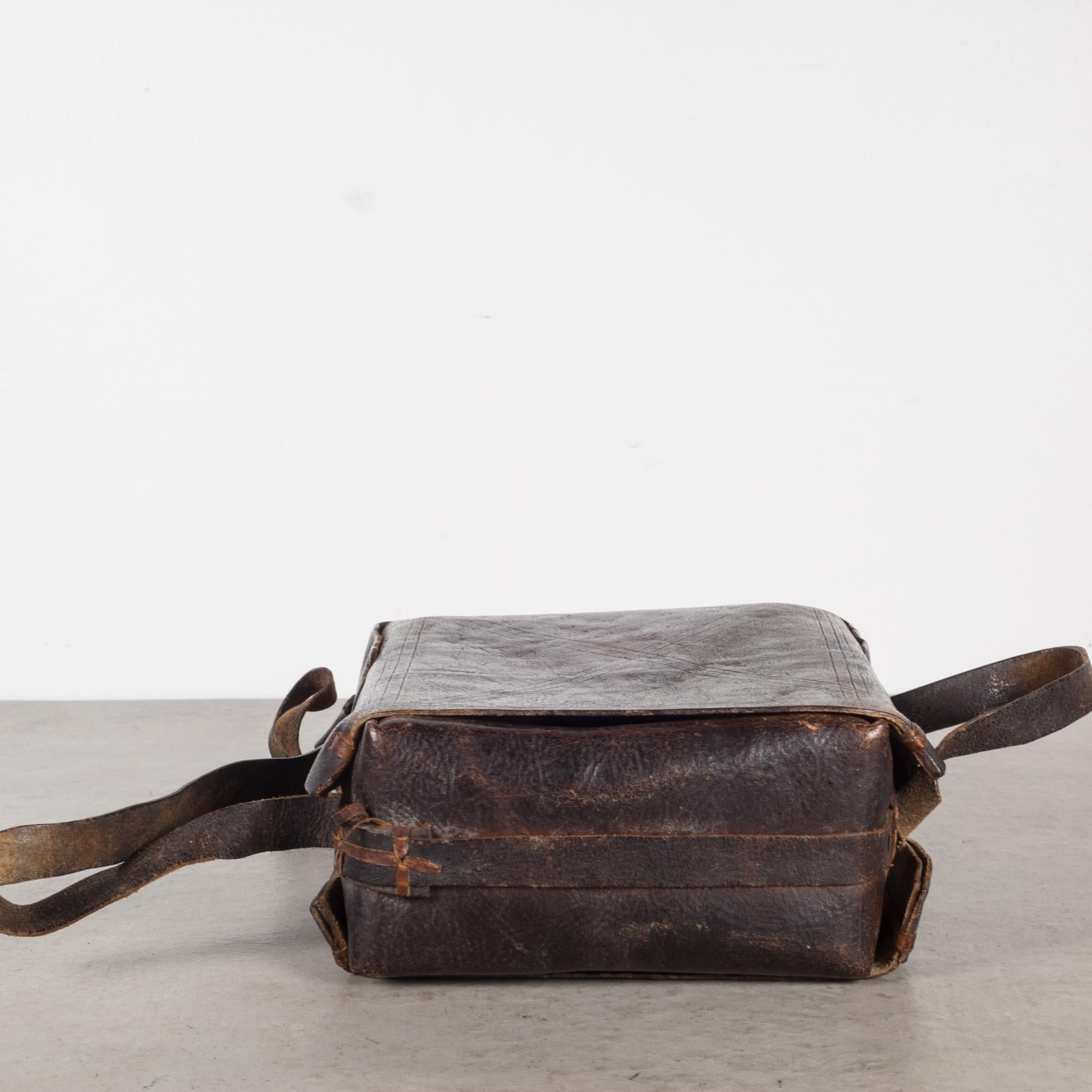Handmade Leather Mexican Carrying Case, C.1900-1940 For Sale 3