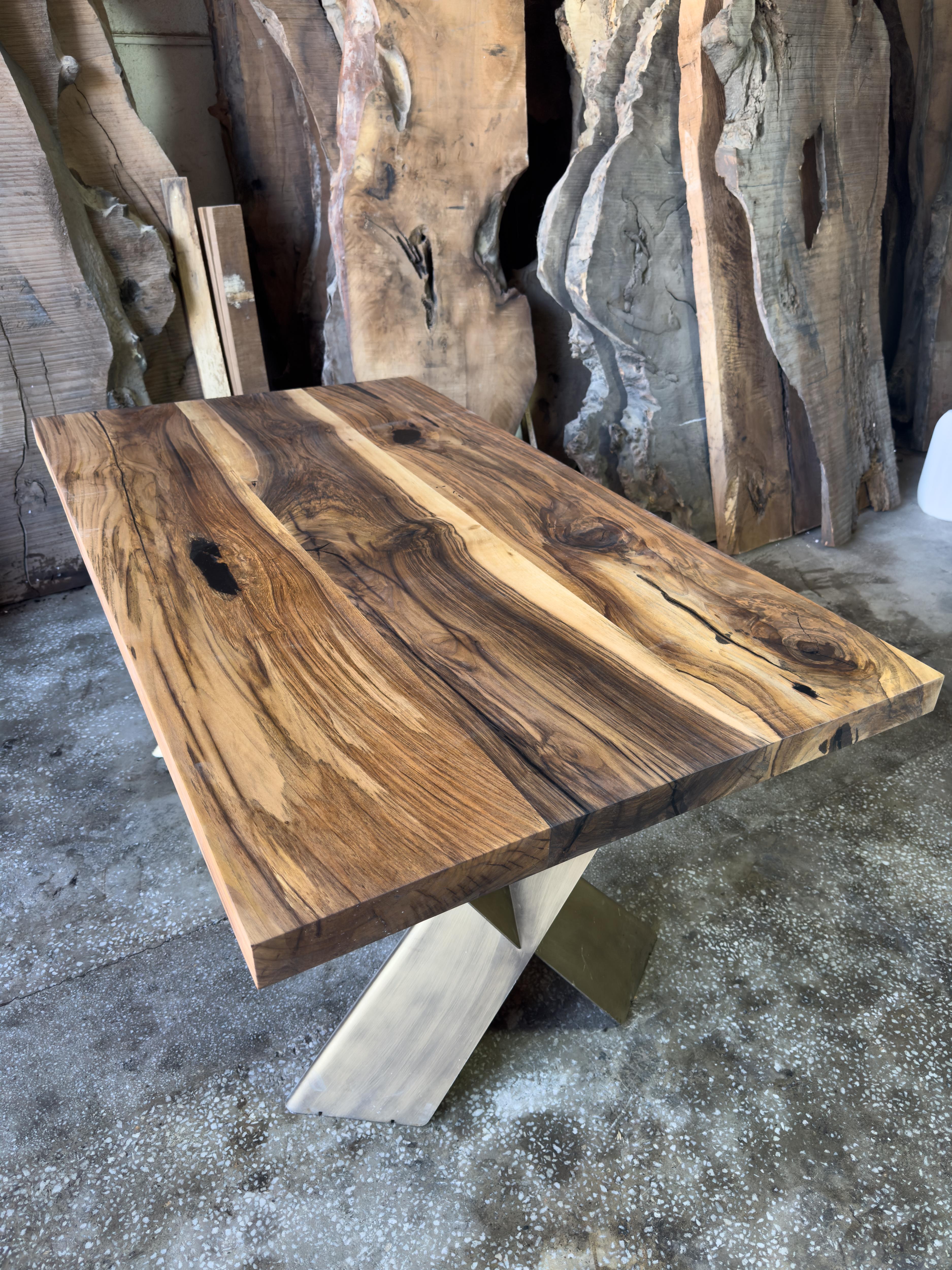 Handmade Live Edge Wooden Dining Table  In New Condition For Sale In İnegöl, TR