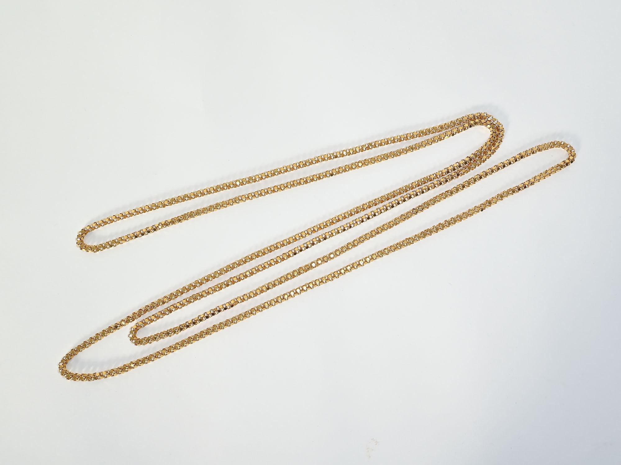 Long collier de chaîne en or fait à la main en vente 1