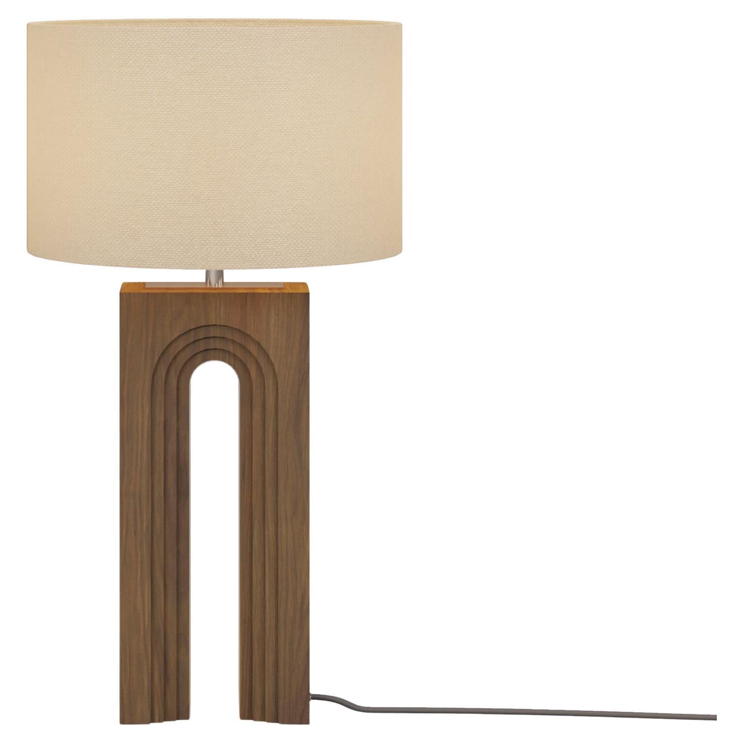 Organique Lampe de table Louis en bois sculpté et laiton poli, fabriquée à la main par Nolita Harbour en vente