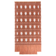 Handgefertigter Wandbehang aus Macrame von Milla Novo in Seide und Terrametallic-Seide mit Metallic-Seil