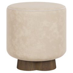 Tabouret Mae fait main en velours tapissé et noyer par Nolita Harbour