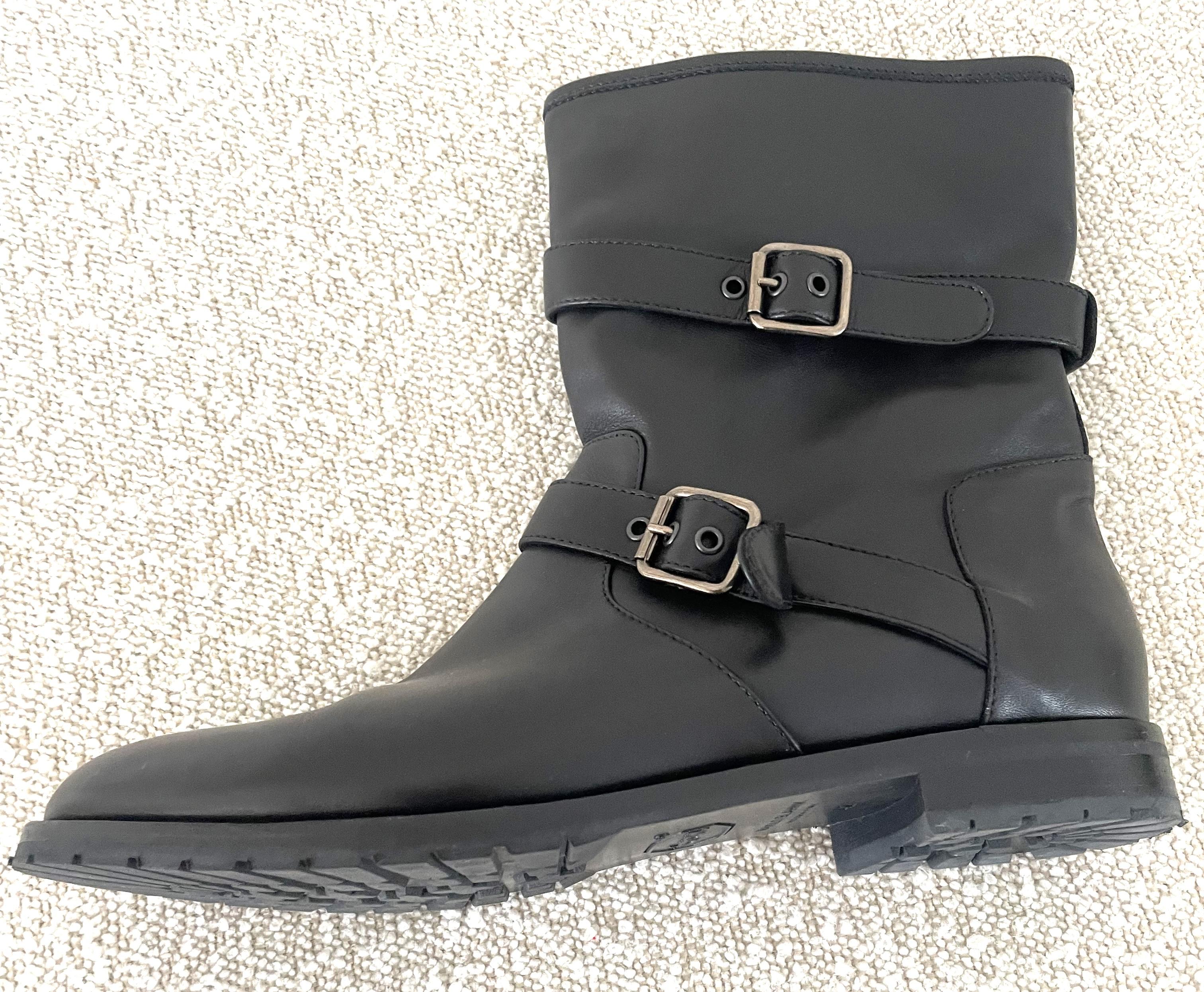 Handmade Manolo Blahnik Sulaltra Calf Leather Biker Booties Size 42 In Excellent Condition For Sale In 'S-HERTOGENBOSCH, NL