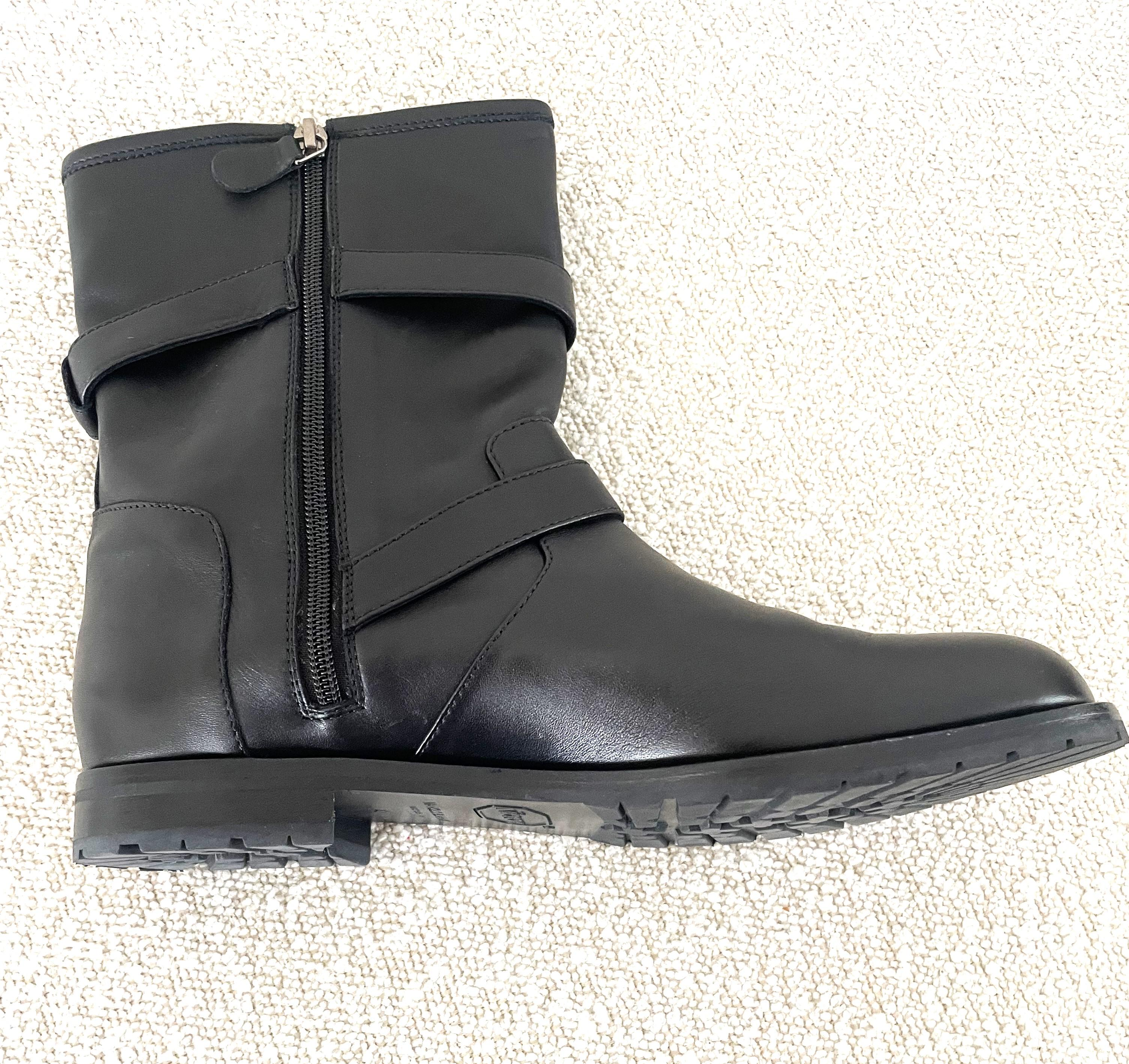 Women's Handmade Manolo Blahnik Sulaltra Calf Leather Biker Booties Size 42 For Sale