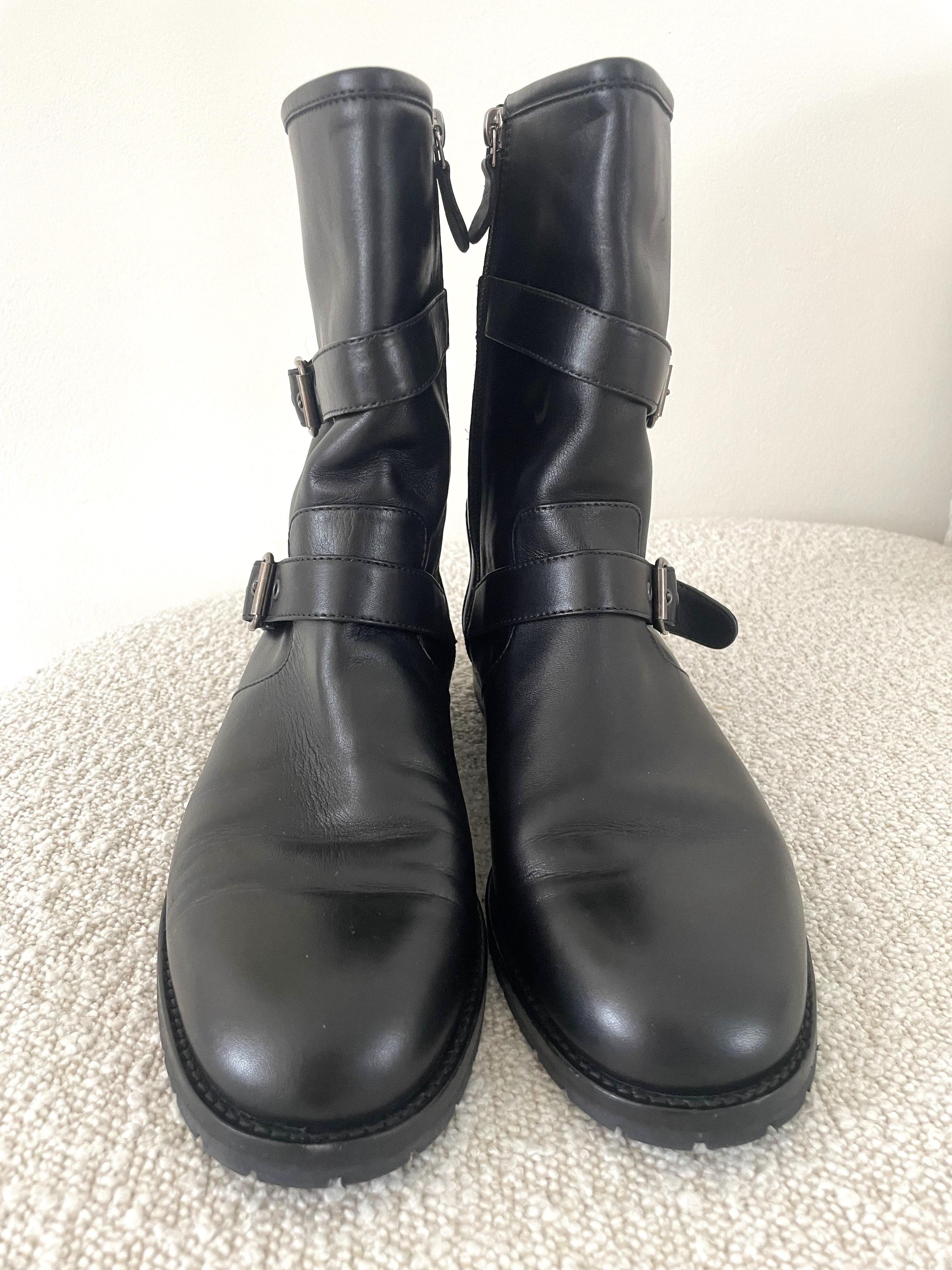 Handmade Manolo Blahnik Sulaltra Calf Leather Biker Booties Size 42 For Sale 1