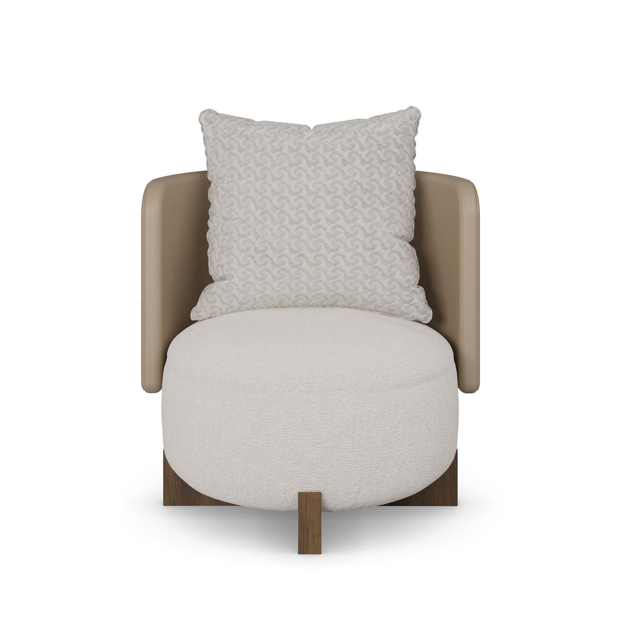 Sillón Margot hecho a mano en tapicería de felpa con base de madera por Nolita Harbour en Nuevo estado para la venta en Carvalhosa, PT