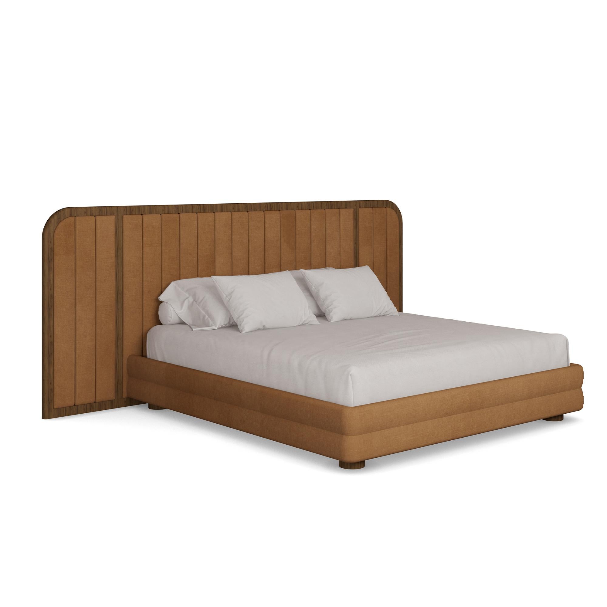 Handmade Marthina Bed in Carved Wood with Bespoke Detailing by Nolita Harbour In New Condition For Sale In Carvalhosa, PT