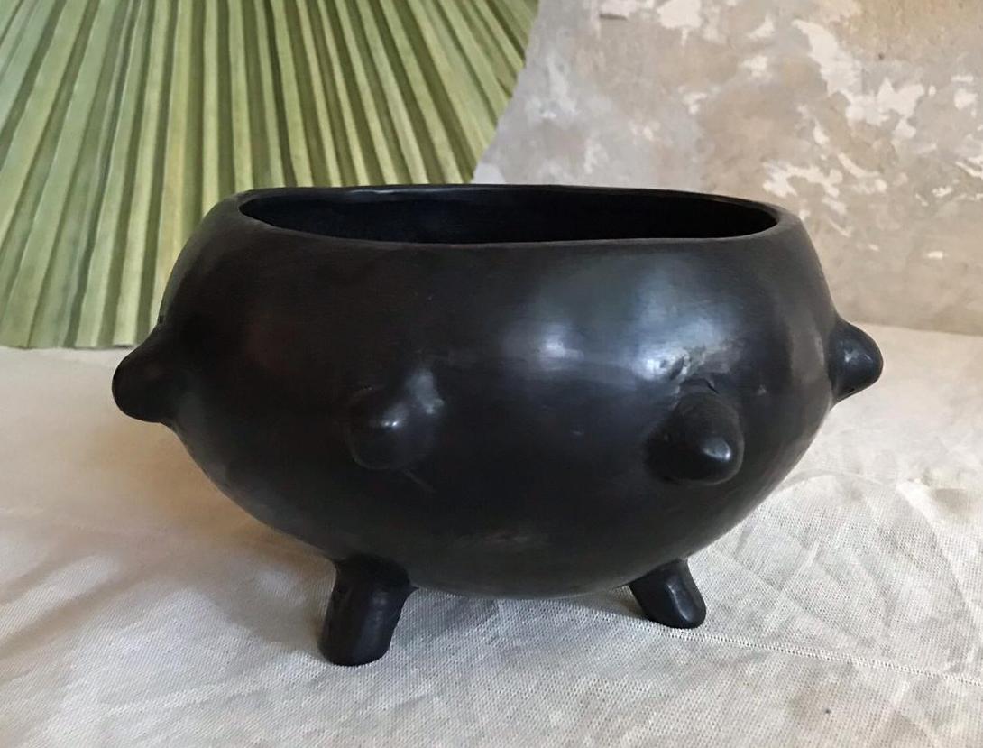 Handmade Mexican Black Clay Pot Vessel from Oaxaca In New Condition In Guadalajra, Jal