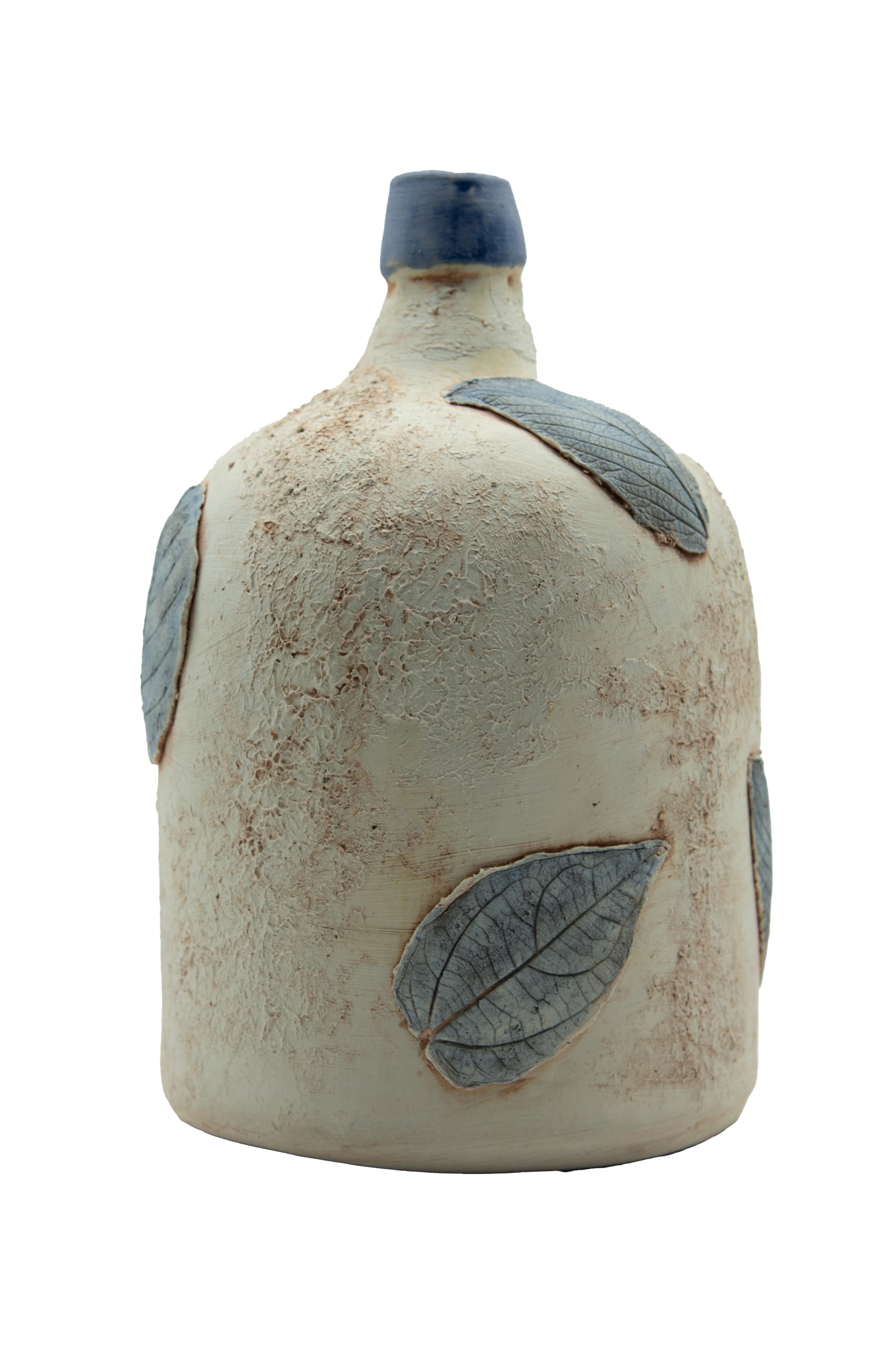 Handgefertigtes Mezcal-Gefäß aus Ton mit Blattdrucken, Fossil, Keramik, Organische Moderne (Mexikanisch) im Angebot