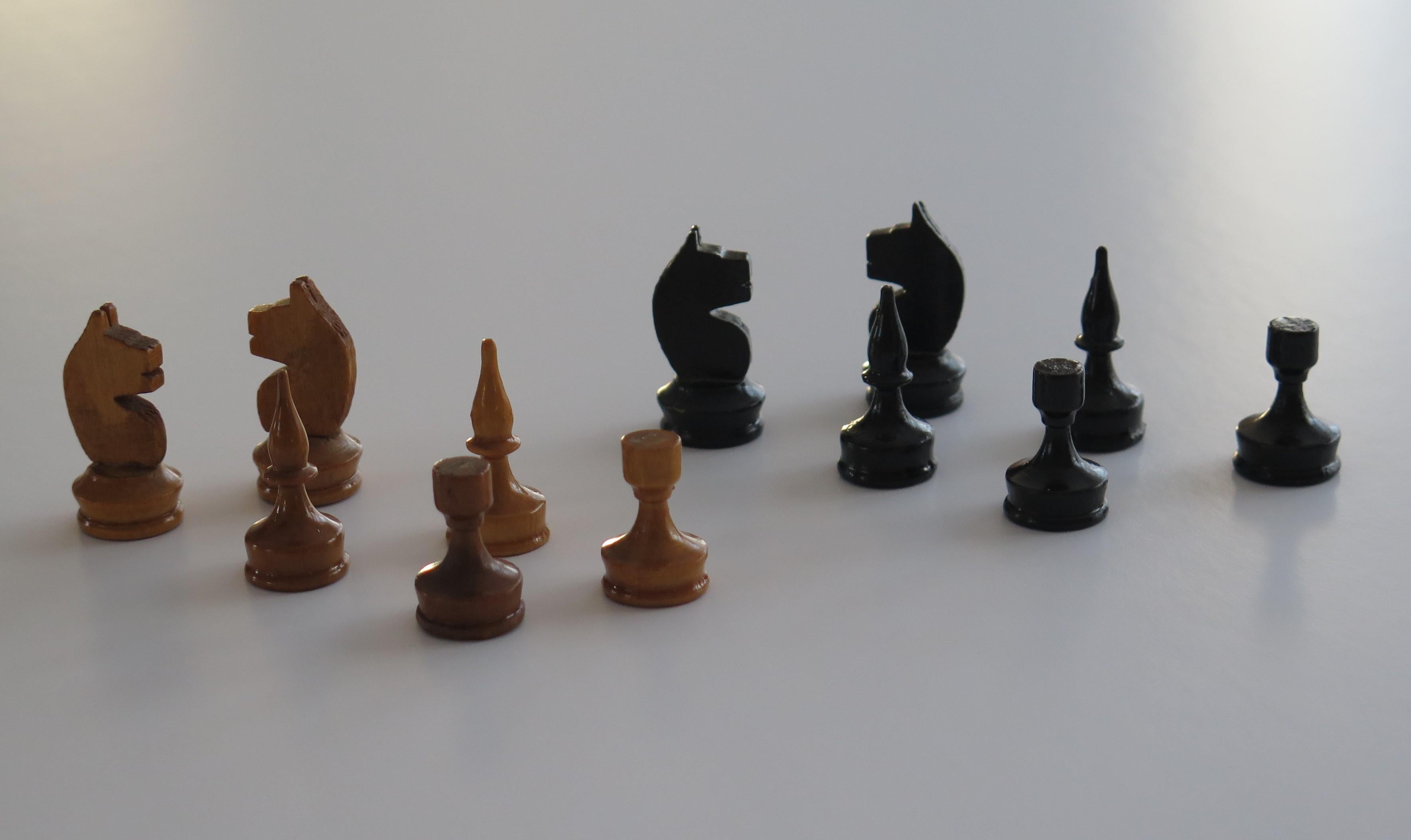 Handmade Miniature Travelling Chess Set Game in Pokerwork Box, Circa 1900 2