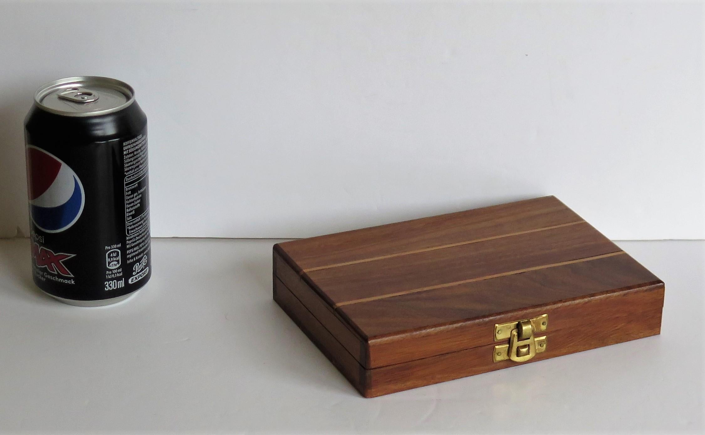 Handmade Miniature Travelling Chess Set Game walnut Inlaid box, circa 1920 9