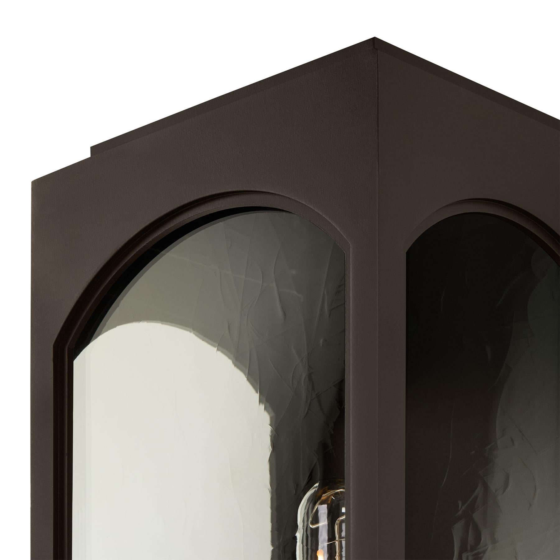 Américain Applique d'extérieur en forme d'arche de style minimal, faite à la main, bronze, antique en vente