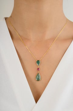 Handgefertigte minimalistische Smaragd-Rubin-Tropfen-Halskette aus 18 Karat massivem Gelbgold