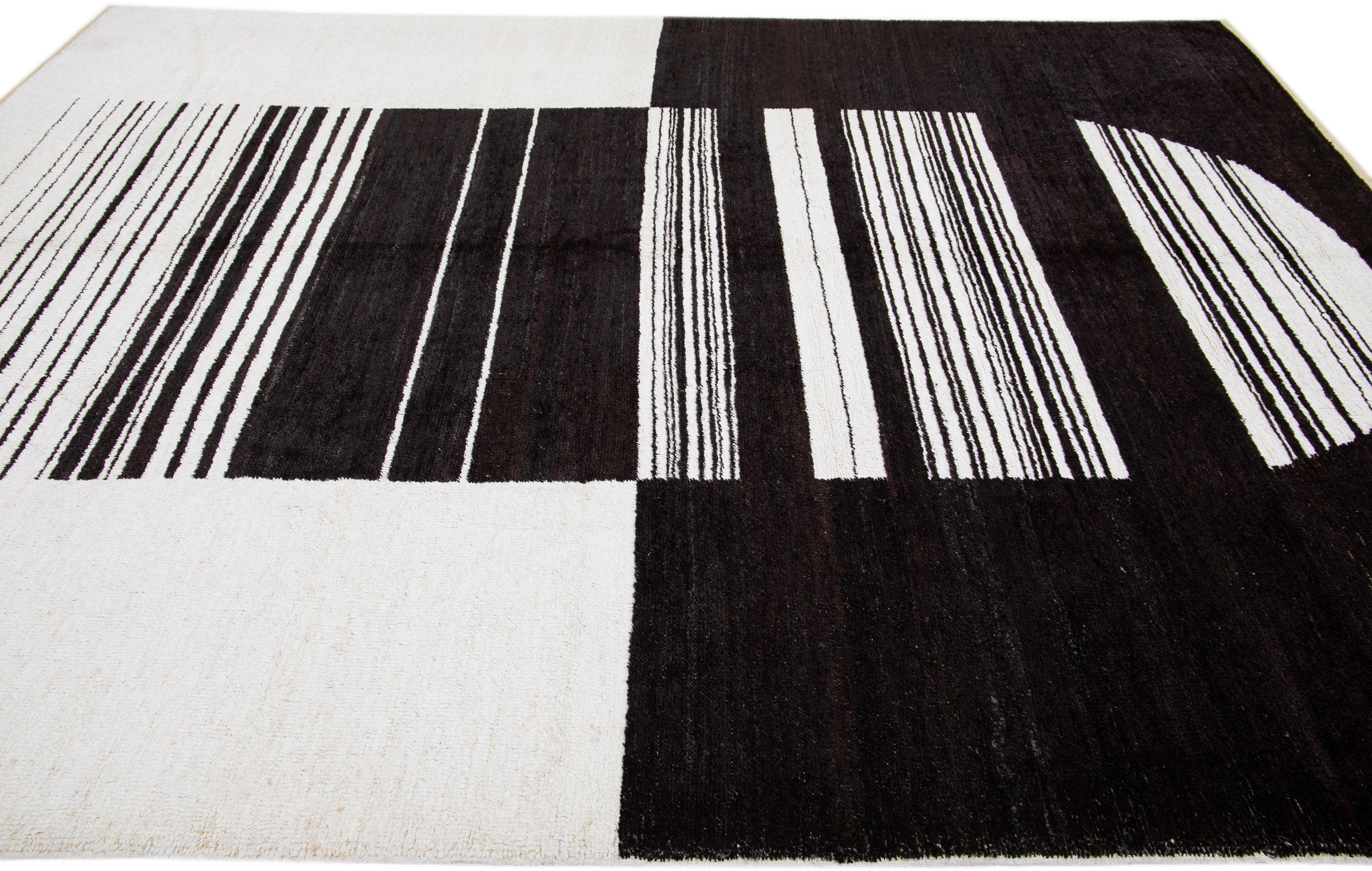 Indian Handmade Minimalist Modern Moroccan Style Wool Rug in Balck & White For Sale