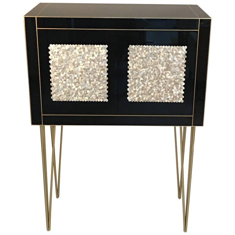 Handmade Mirrored Bar on Stand in Murano Glass and Brass Inlay For Sale at 1stDibs
