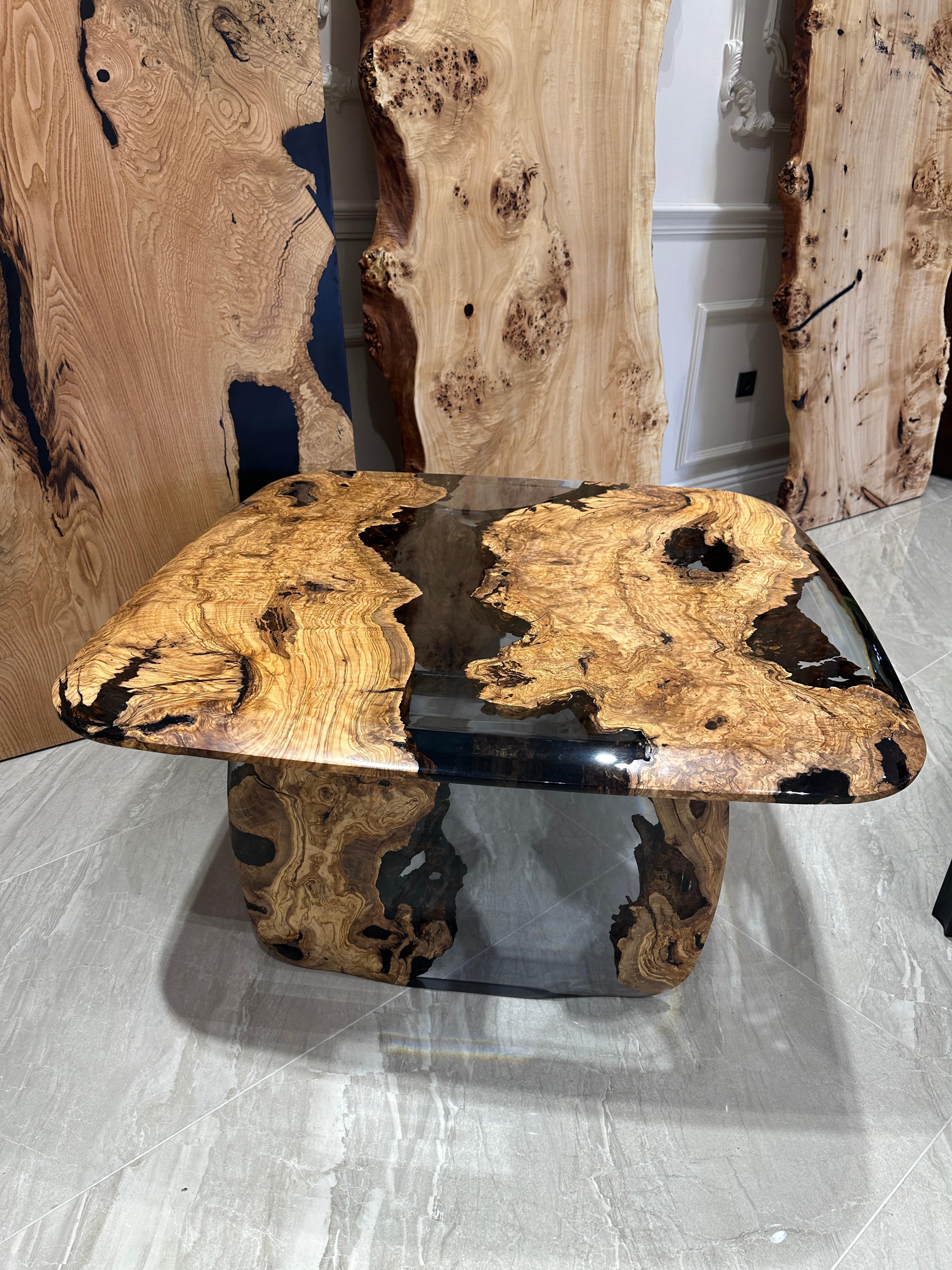Handmade Modern Clear Epoxy Resin Coffee Table For Sale 1