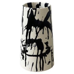 Vase à fleurs en céramique fait main Rock II - Noir et blanc