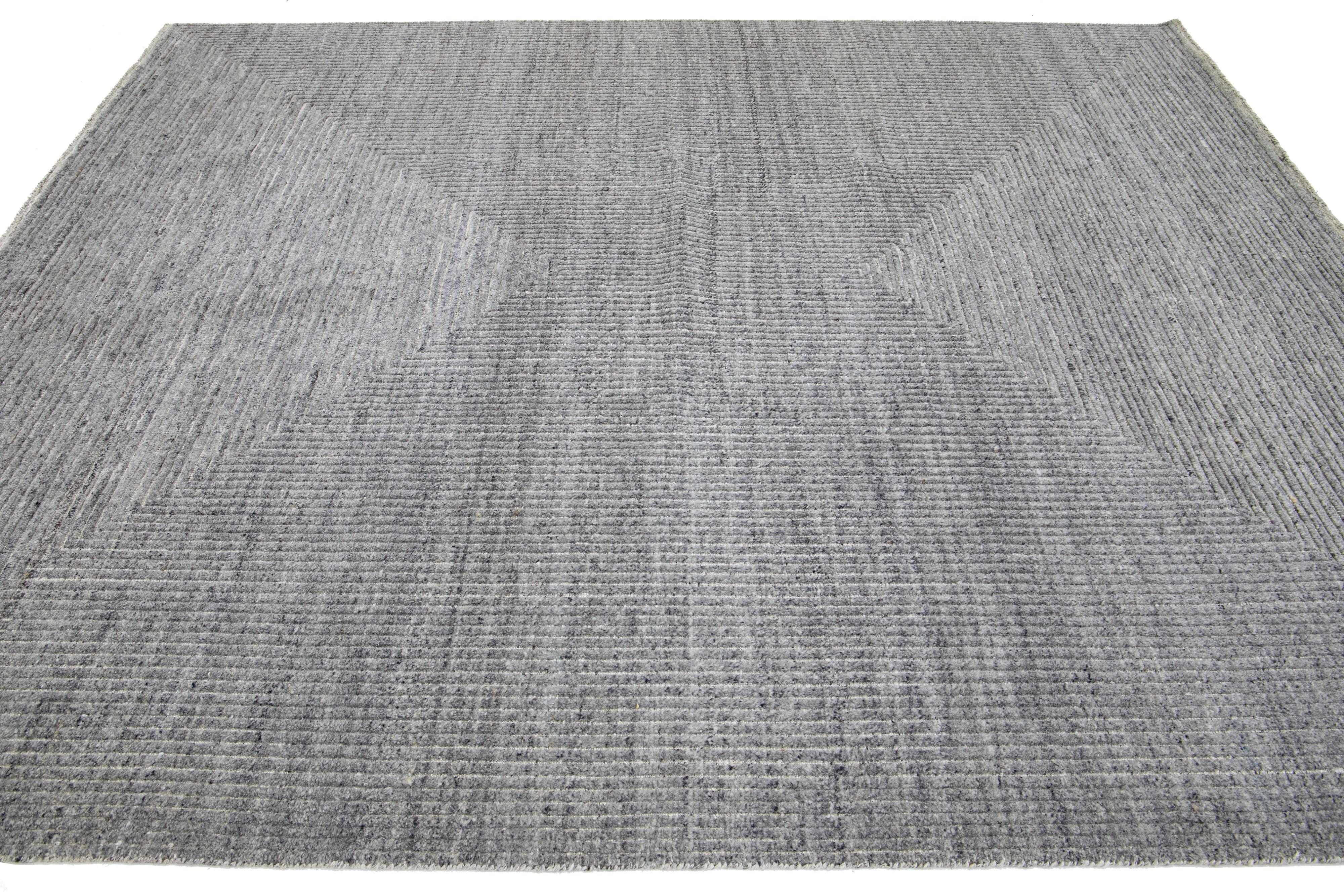Indian Handmade Modern Moroccan Style Wool Rug With Geometric Motif In Light Gray  For Sale