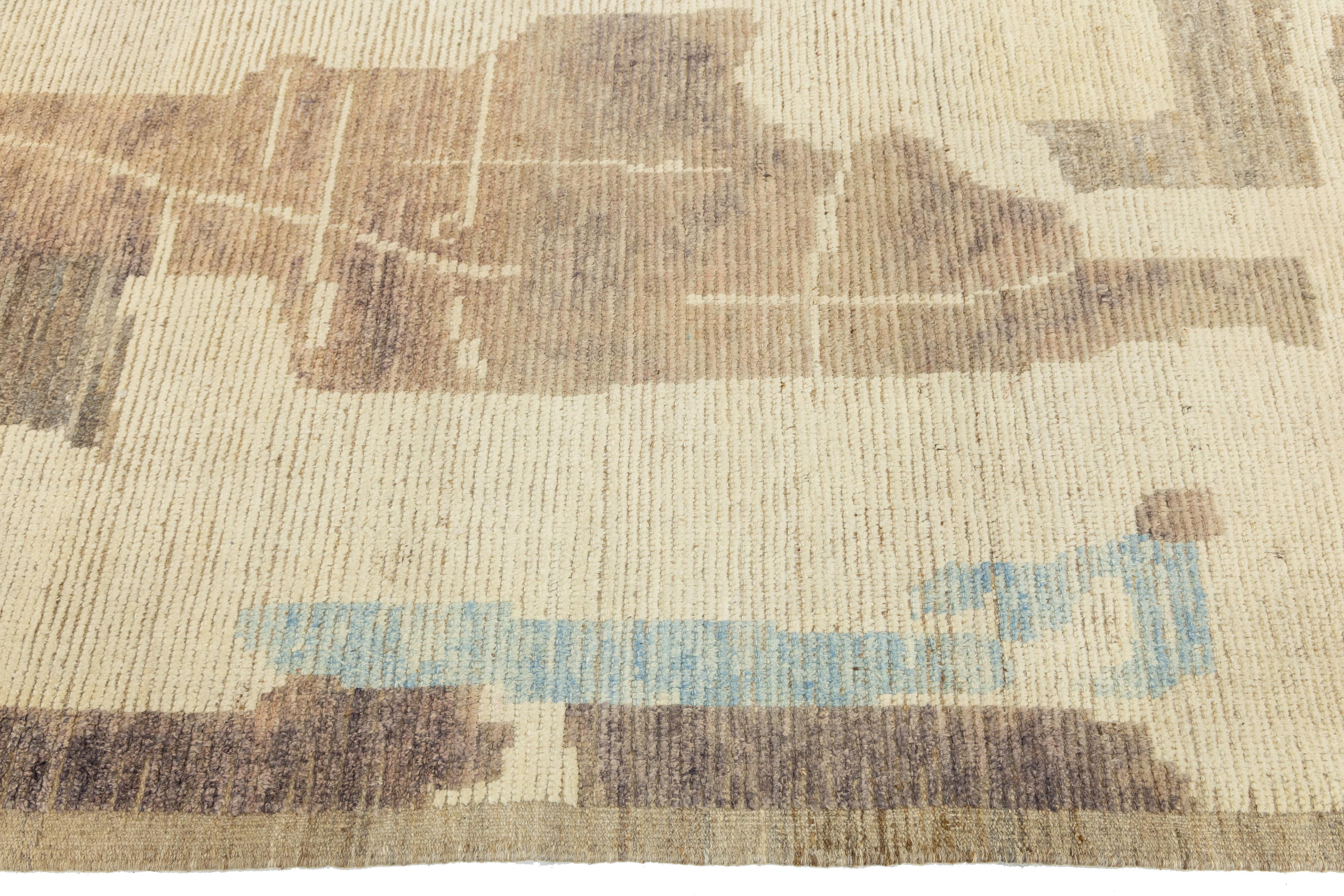 Tapis marocain moderne en laine, fait à la main, avec des tons de terre abstraits en vente 1