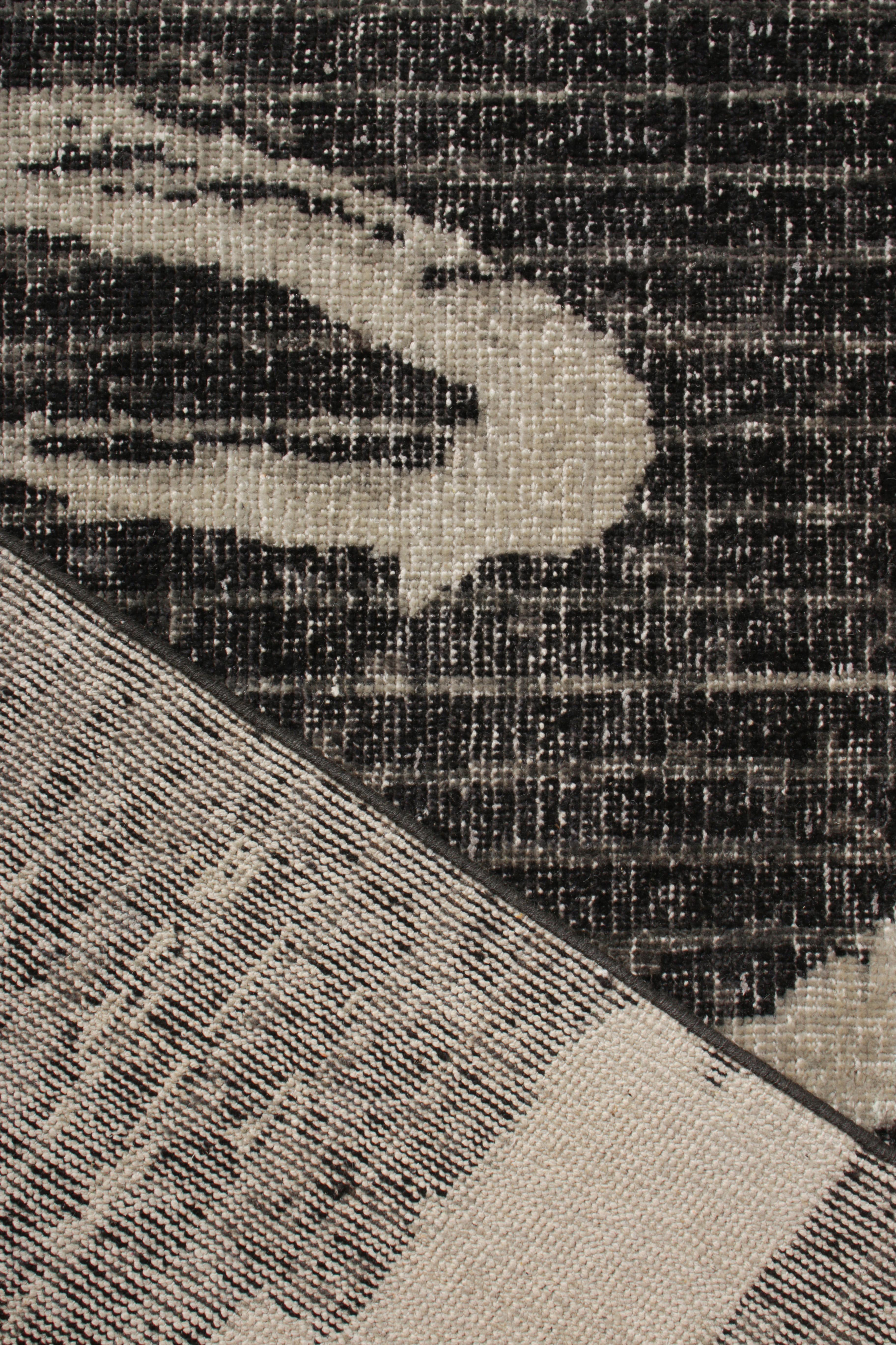 Handmade Modern Rug Gray Black Geometric Paint Strokes Pattern by Rug & Kilim In New Condition In Long Island City, NY