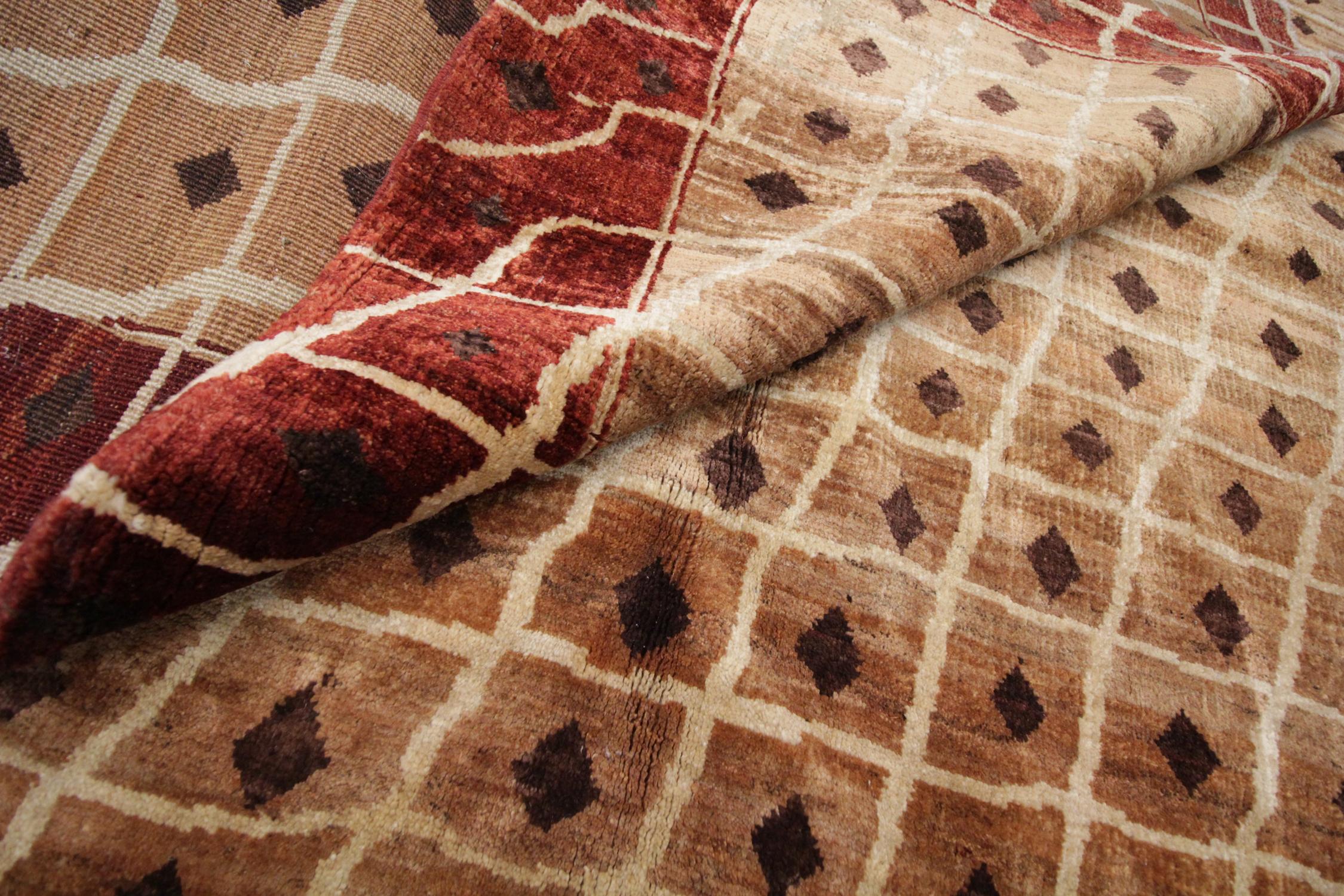 Handgefertigter moderner Teppich, quadratischer Orientteppich, primitiver Wollteppich, zeitgenössisch (Ende des 20. Jahrhunderts) im Angebot