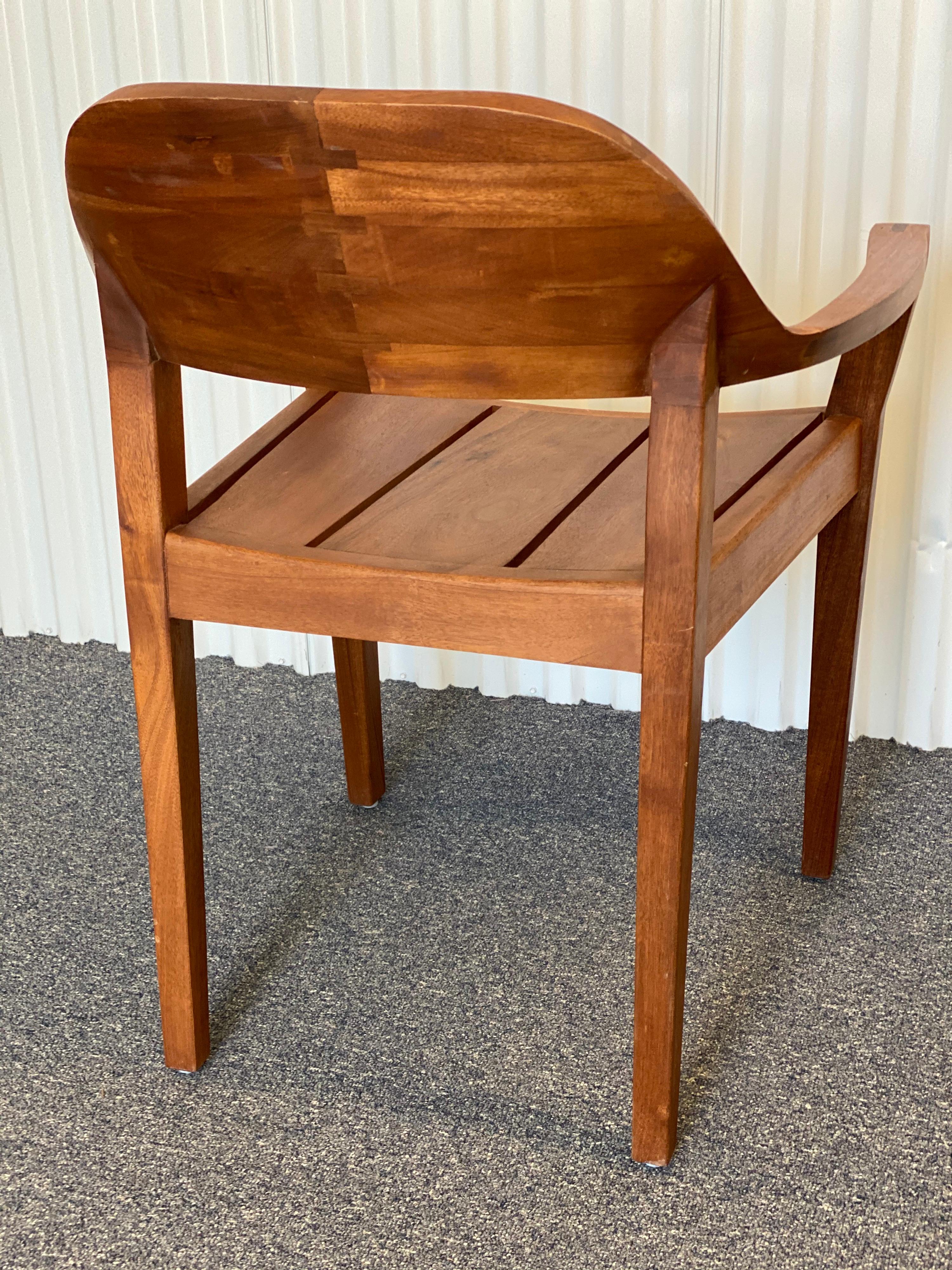 Sillón Real de Caoba Estilo Moderno Hecho a Mano en venta 4
