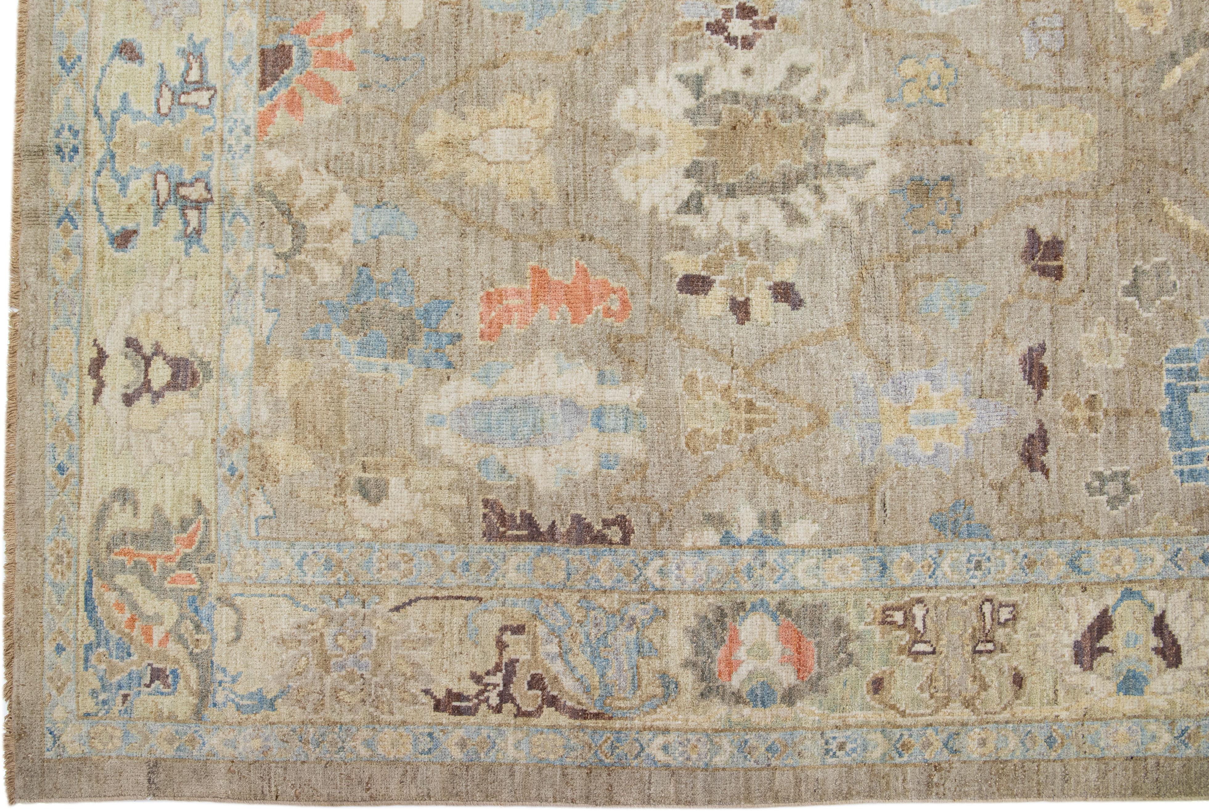Contemporary Handmade Modern Sultanabad Beige Gallery Wool Rug with Floral Motif For Sale