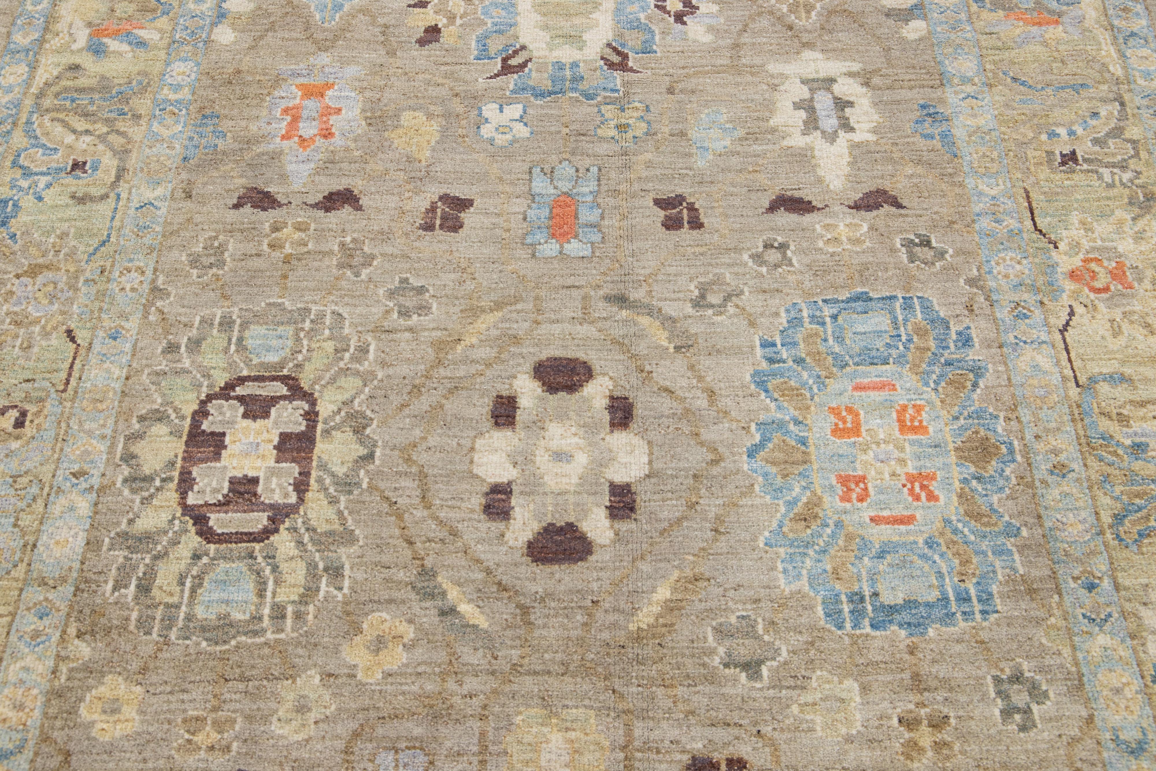 Handmade Modern Sultanabad Beige Gallery Wool Rug with Floral Motif For Sale 1