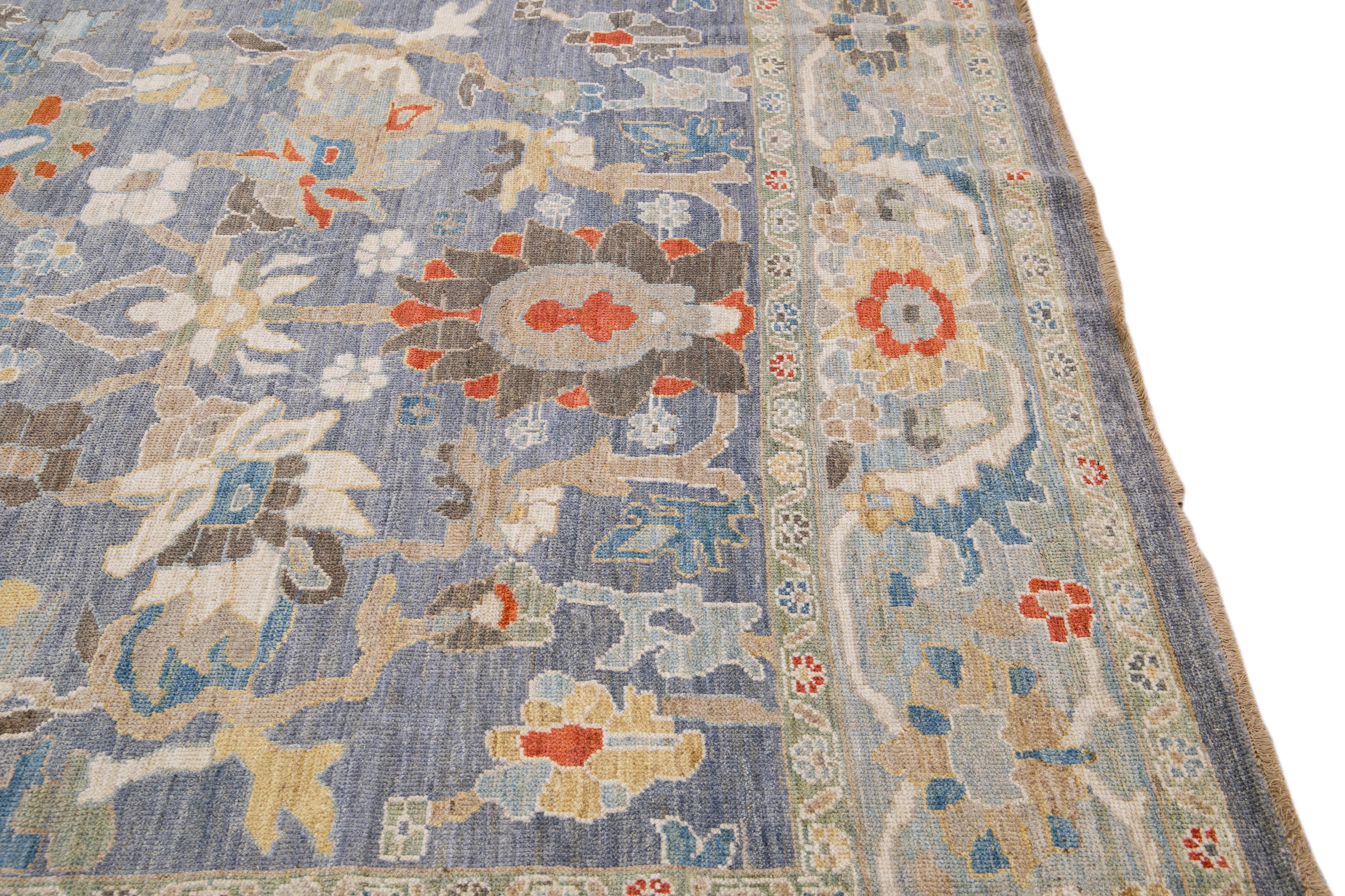 Handgefertigter moderner Sultanabad-Wollteppich in Grau mit Blumenmuster (Wolle) im Angebot