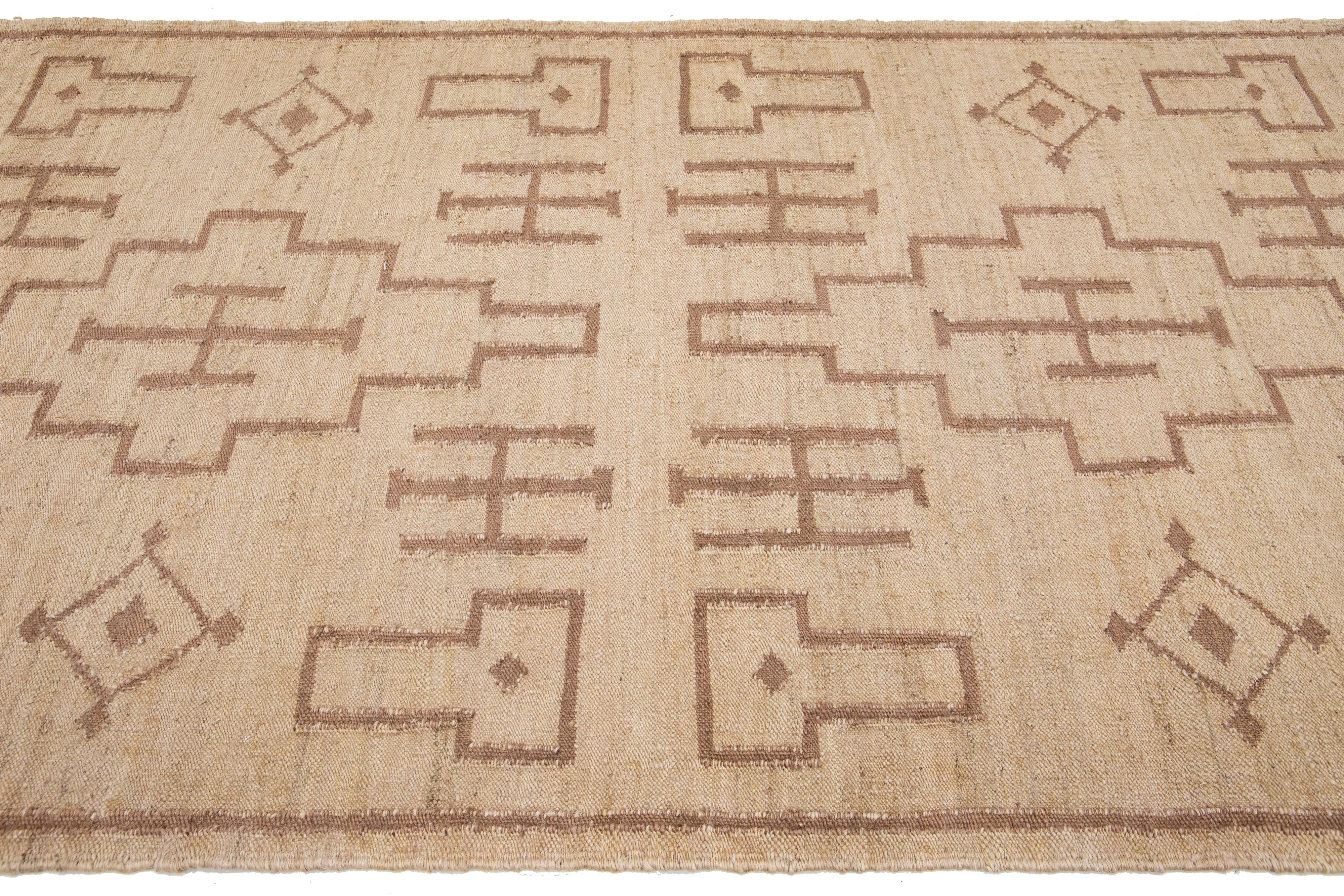 Contemporary Handmade Modern Tan Dhurrie Natural Jute Rug For Sale
