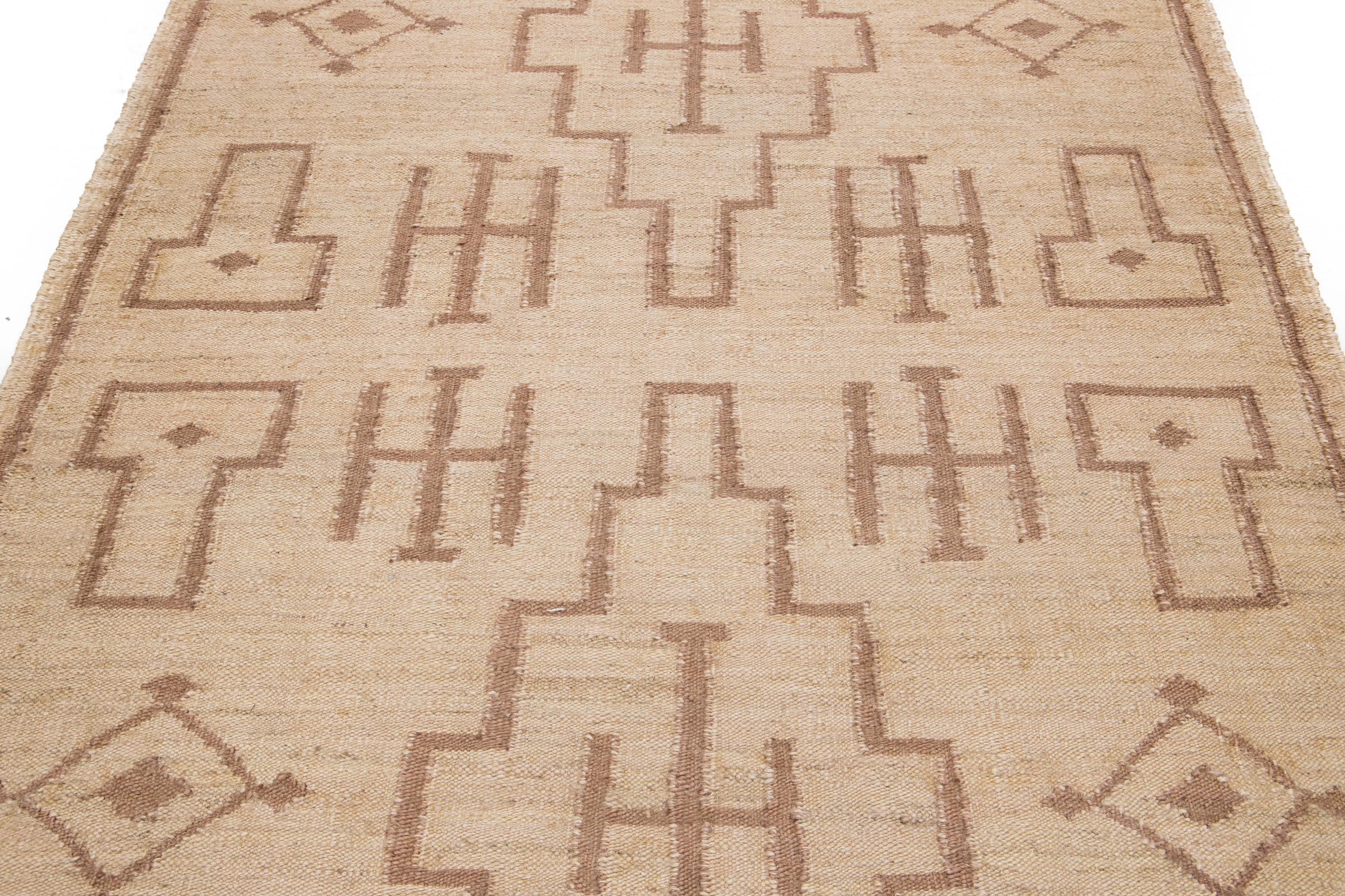 Handmade Modern Tan Dhurrie Natural Jute Rug For Sale 2