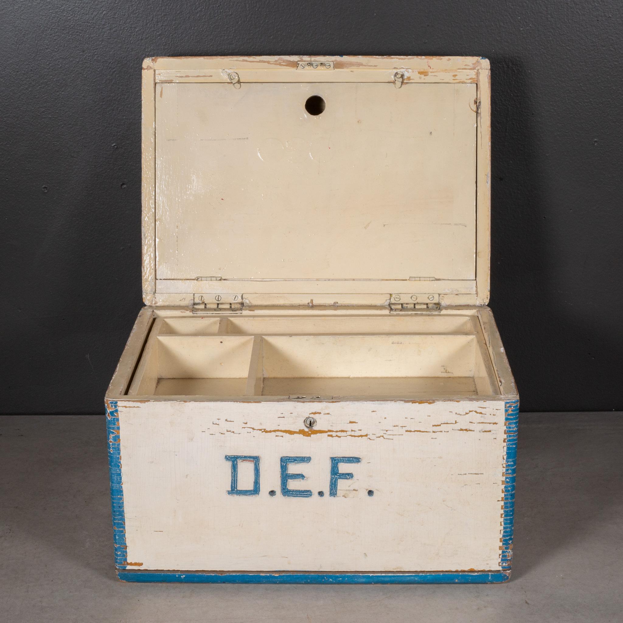 Boîte d'outils en bois monogrammée faite à la main avec plateau intérieur vers 1940 (expédition gratuite) en vente 3