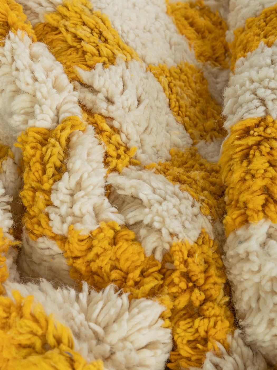 Wool handmade moroccan Beni Ourain berber rug 100% wool For Sale