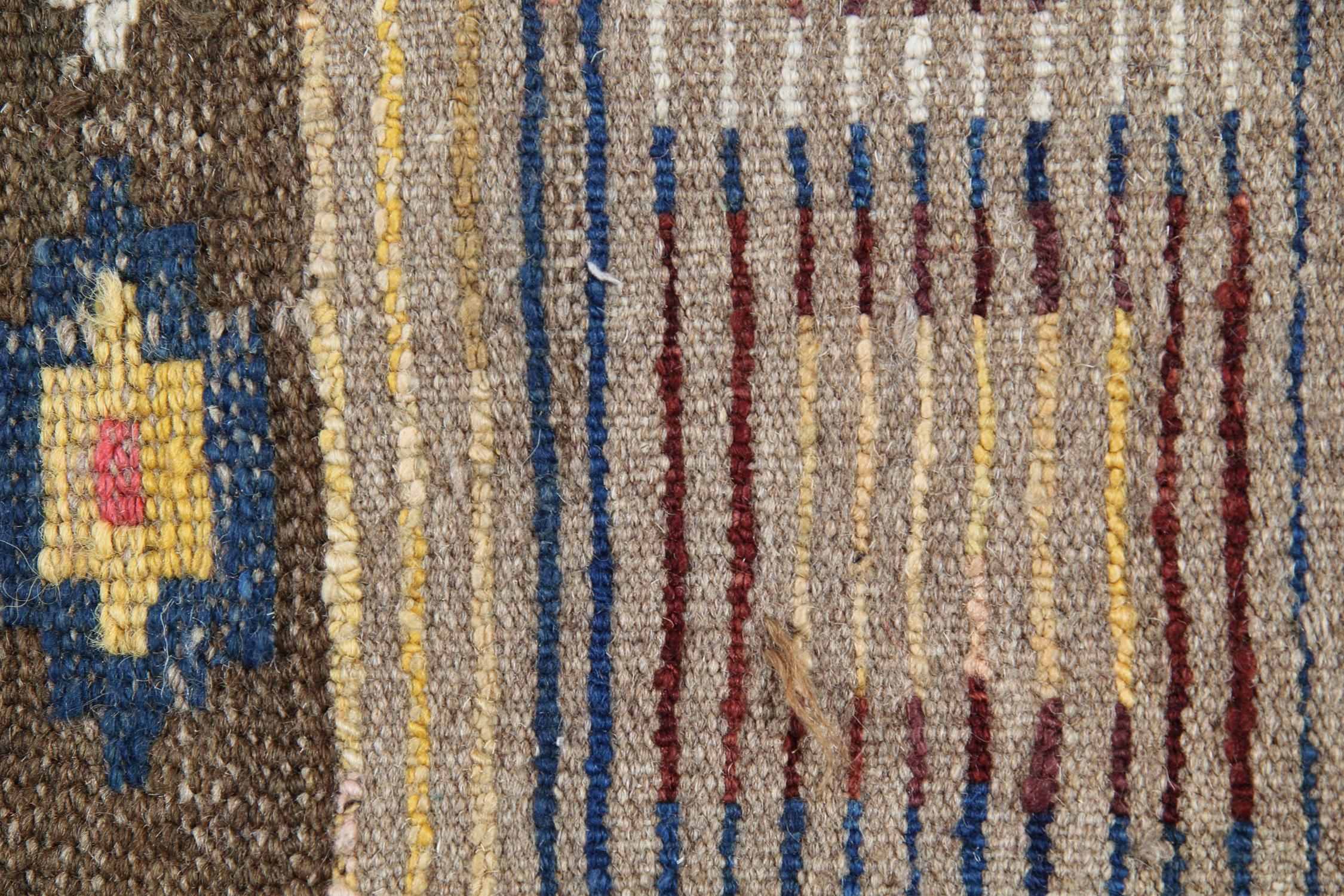 Marokkanische Teppiche Läufer Shag Teppiche:: Rosa und Rot Primitive Handgemachte Teppiche zum Verkauf im Zustand „Hervorragend“ im Angebot in Hampshire, GB