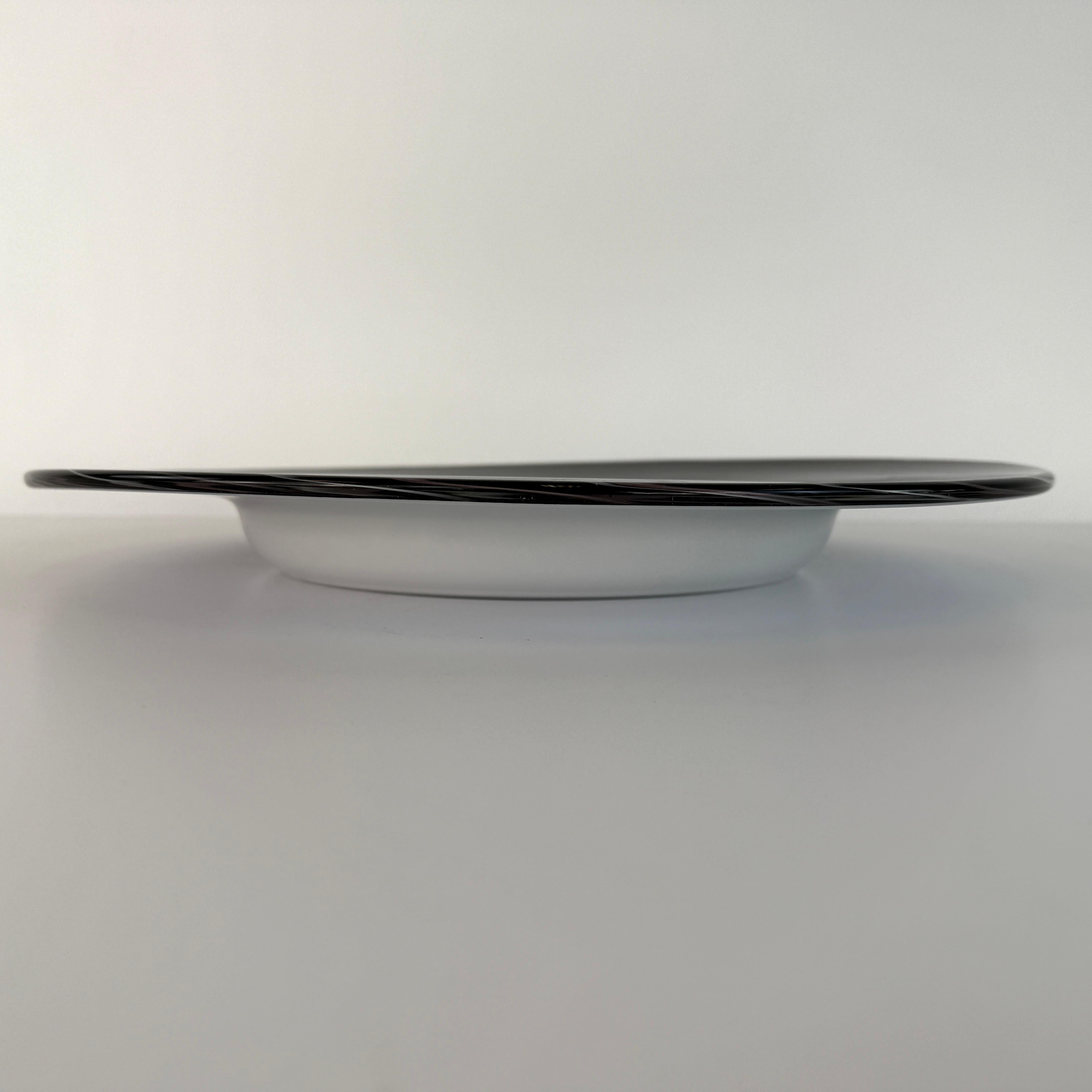 20ième siècle Assiette en verre de Murano faite à la main en vente