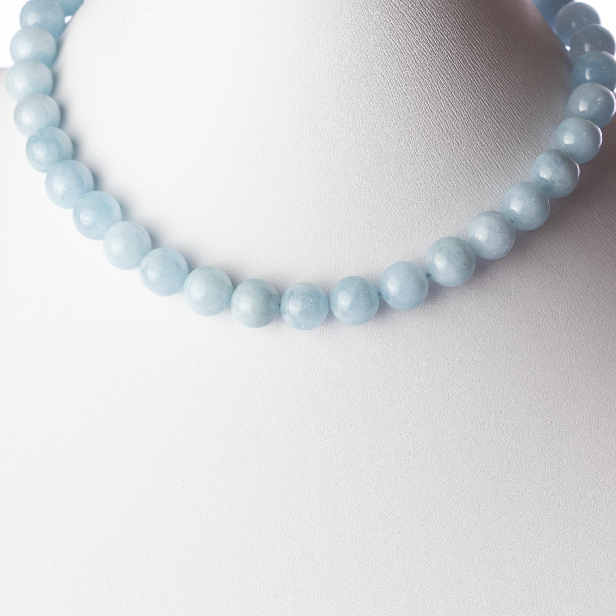 Taglio rotondo Collana girocollo di perline preziose fatta a mano con acquamarina naturale rotonda Intini Jewels in vendita