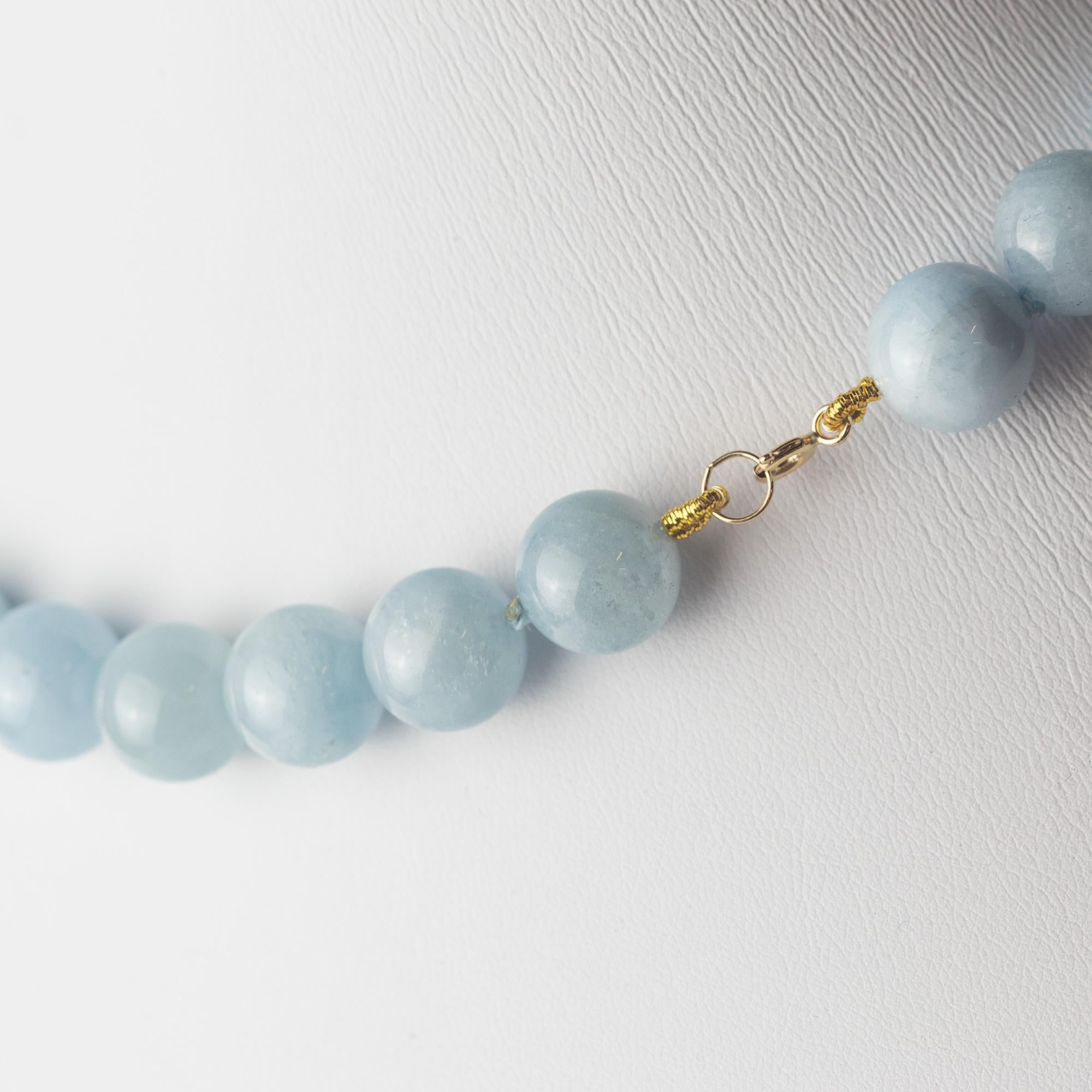 da uomo o donna Collana girocollo di perline preziose fatta a mano con acquamarina naturale rotonda Intini Jewels in vendita