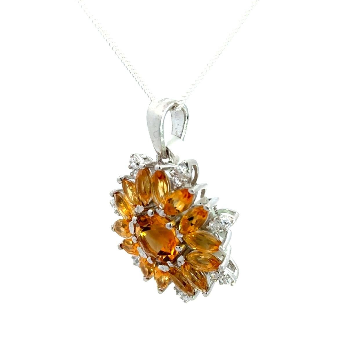 Handmade Natural Citrine Flower Halo Pendant Necklace for Mother in 925 Silver In New Condition For Sale In New York, NY