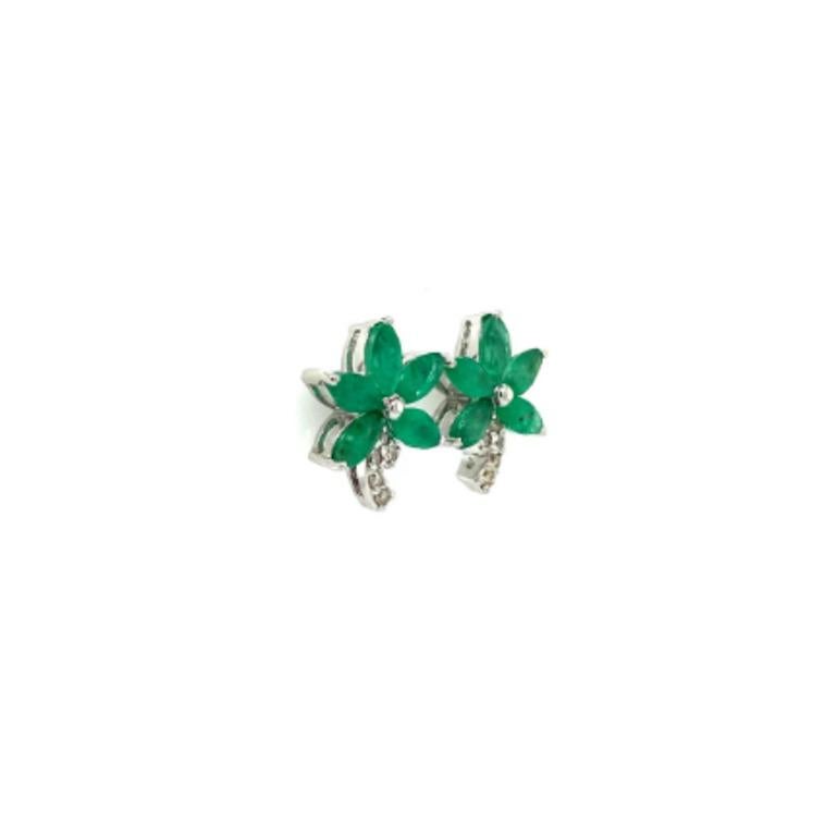 Handmade Natural Emerald Diamond Floral Studs Earring for Mothers Made in Silver For Sale 3