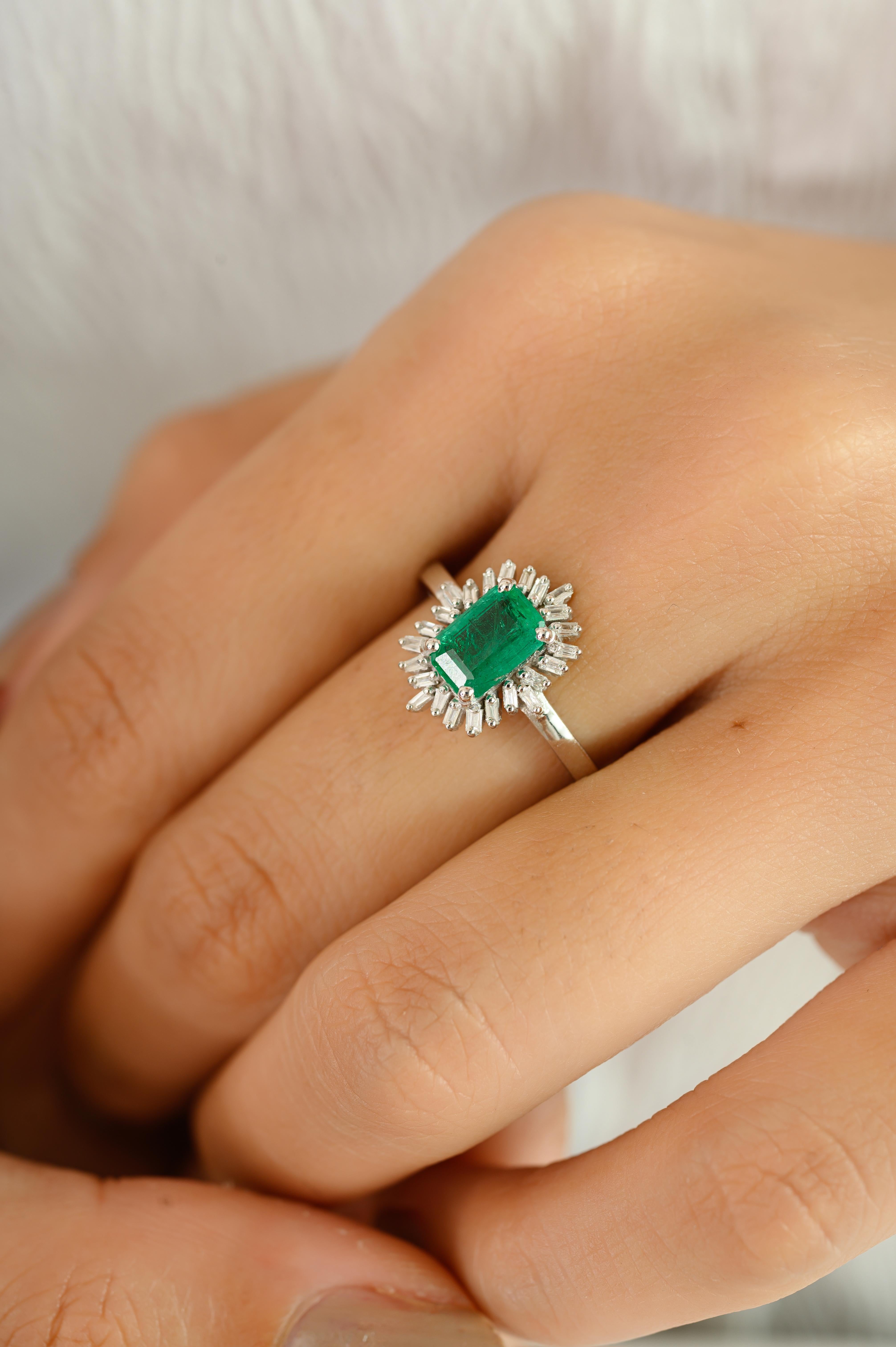 Im Angebot: Handgefertigter natürlicher Smaragd & Diamant-Sunburst-Ring aus massivem 14k Weißgold () 4
