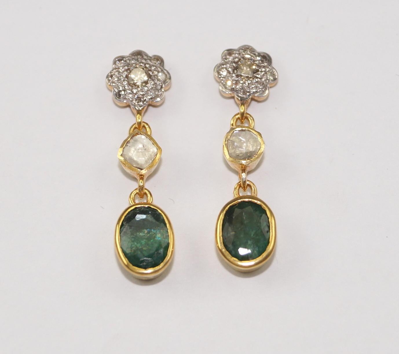 Contemporary Handmade natural uncut rose cut diamonds emeralds 925 silver earrings For Sale