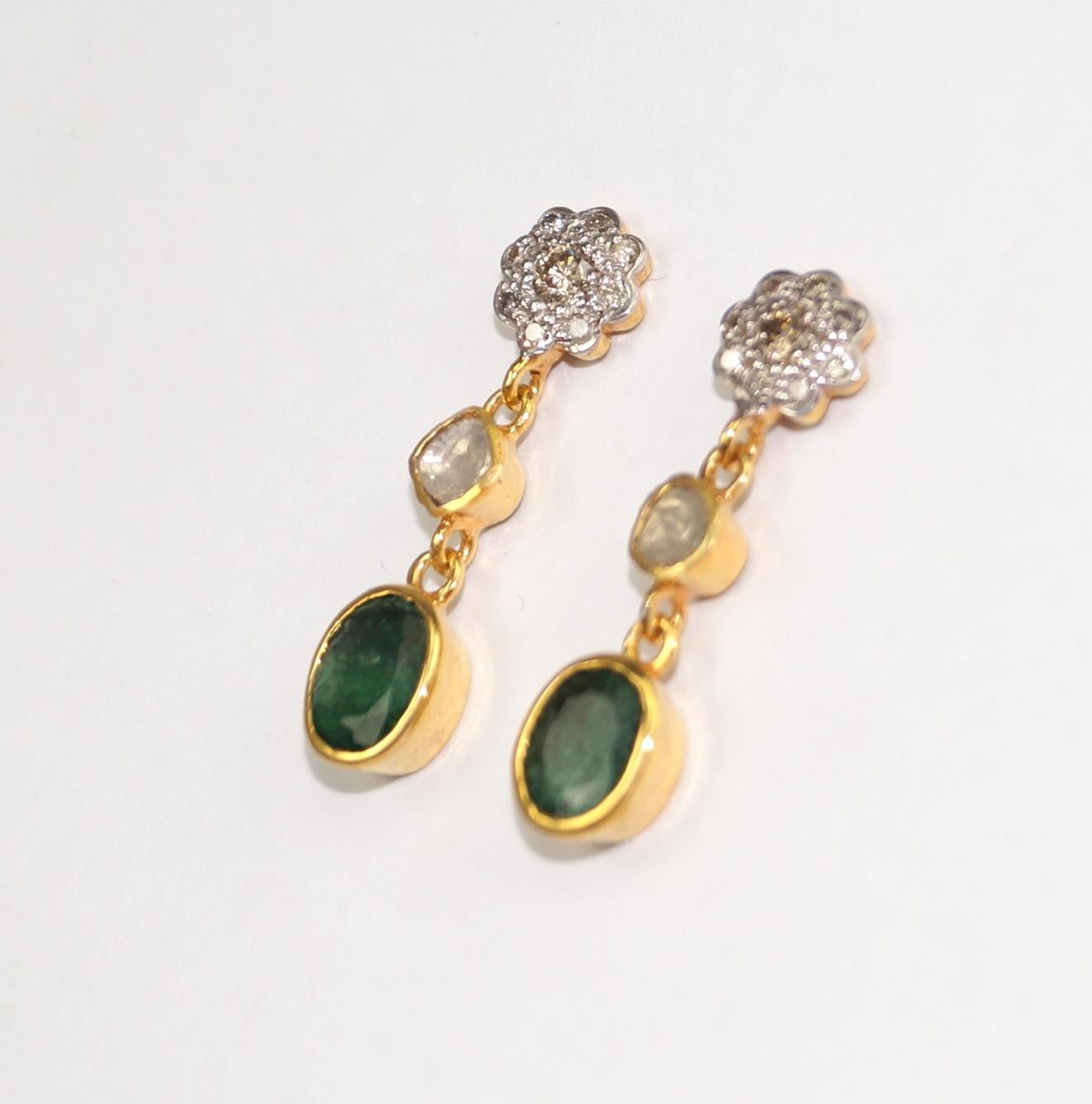 Handmade natural uncut rose cut diamonds emeralds 925 silver earrings In New Condition For Sale In Delhi, DL