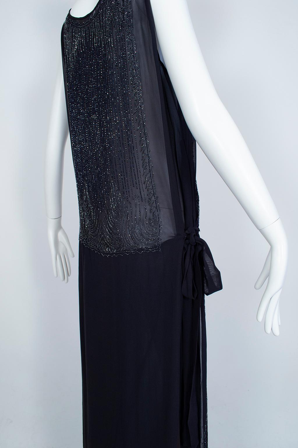 Handgefertigtes Flapper-Kleid aus tschechischen Glasperlen, Frankreich - M-L, 1920er Jahre im Angebot 5