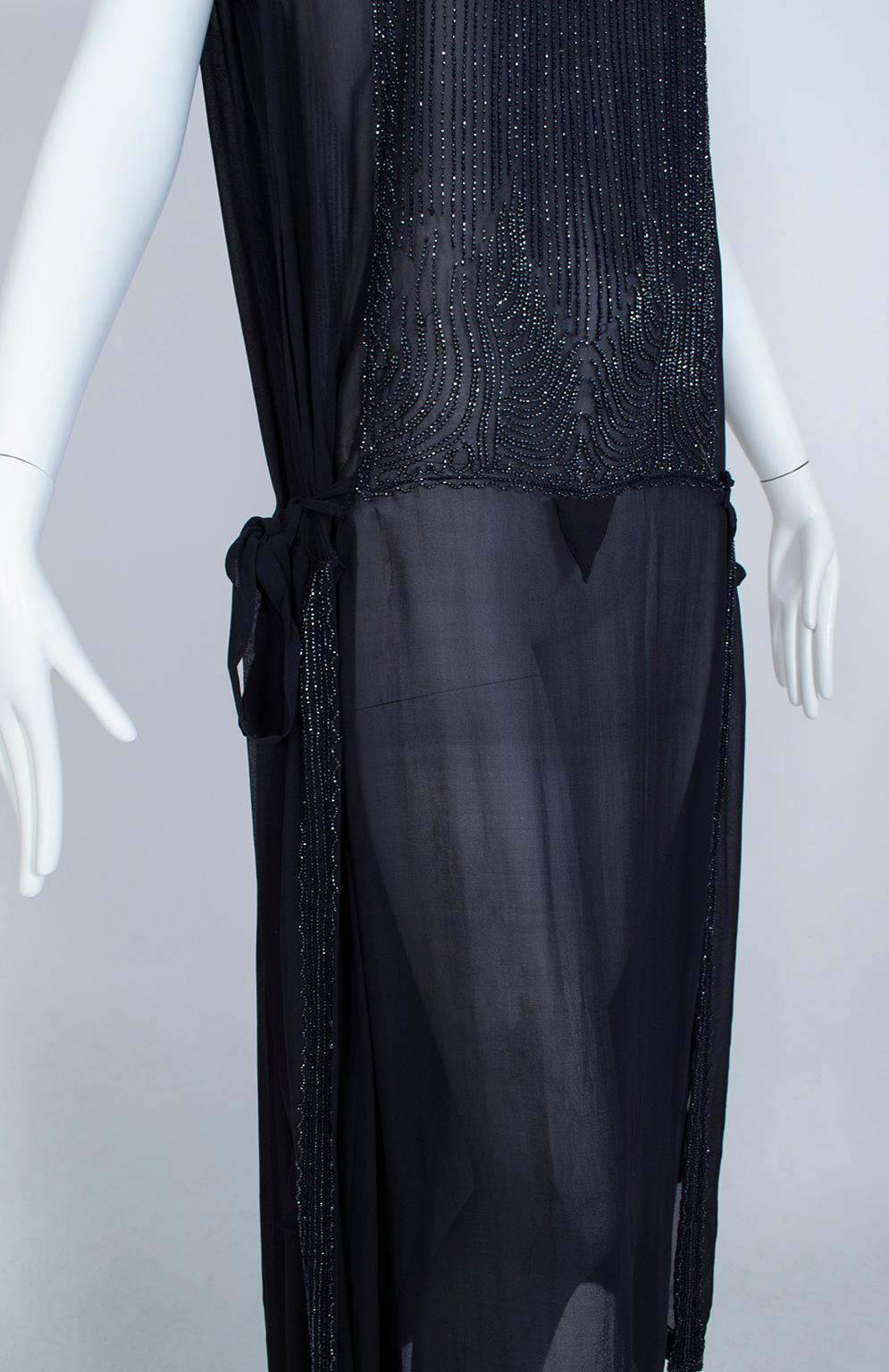Handgefertigtes Flapper-Kleid aus tschechischen Glasperlen, Frankreich - M-L, 1920er Jahre im Angebot 2