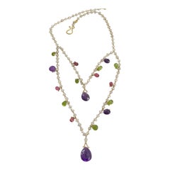 Handgefertigte Halskette, aus Amethysten, Peridoten, Rubeliten und Mondsteinen, Gold